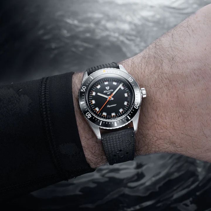 Nivada Grenchen 32068A01 Aquamar Black On Rubber Strap