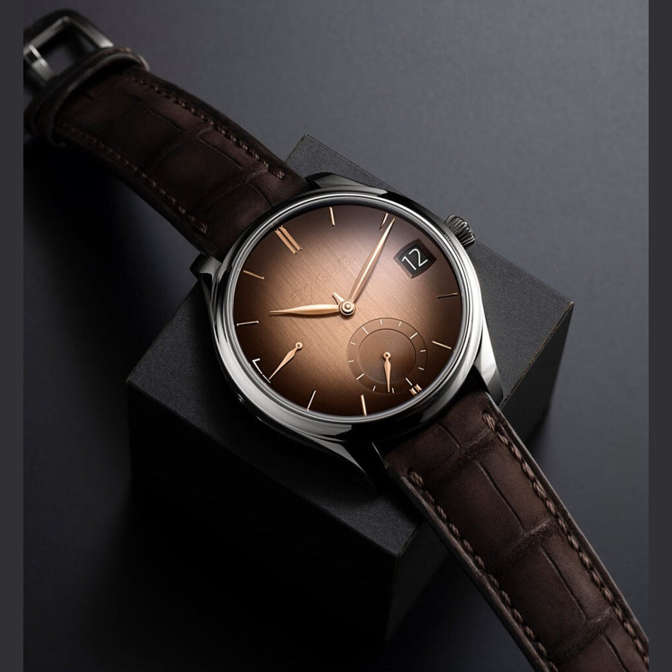 H. Moser & Cie. 1800-0207 Endeavour Perpetual Calendar White Gold Salmon