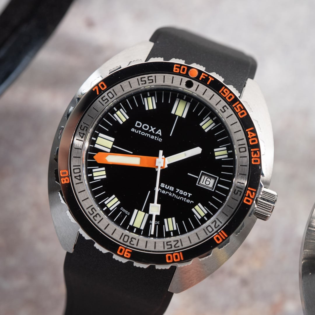 DOXA SUB 750T Sharkhunter 825.10.101.20 On Strap