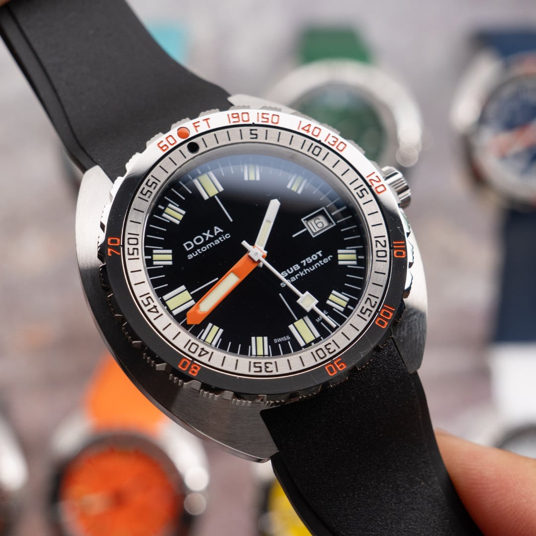 DOXA SUB 750T Sharkhunter 825.10.101.20 On Strap