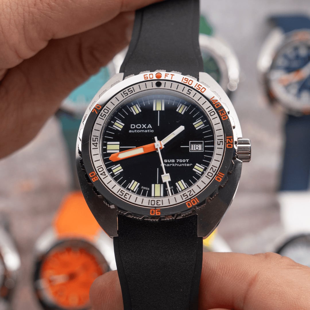 DOXA SUB 750T Sharkhunter 825.10.101.20 On Strap