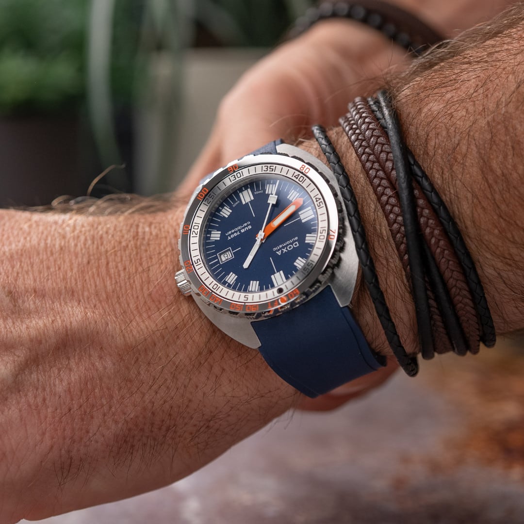 DOXA SUB 750T Caribbean 825.10.201.32 On Strap