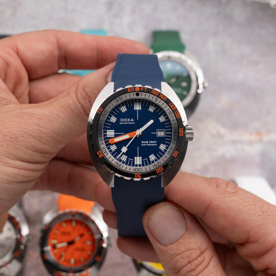 DOXA SUB 750T Caribbean 825.10.201.32 On Strap