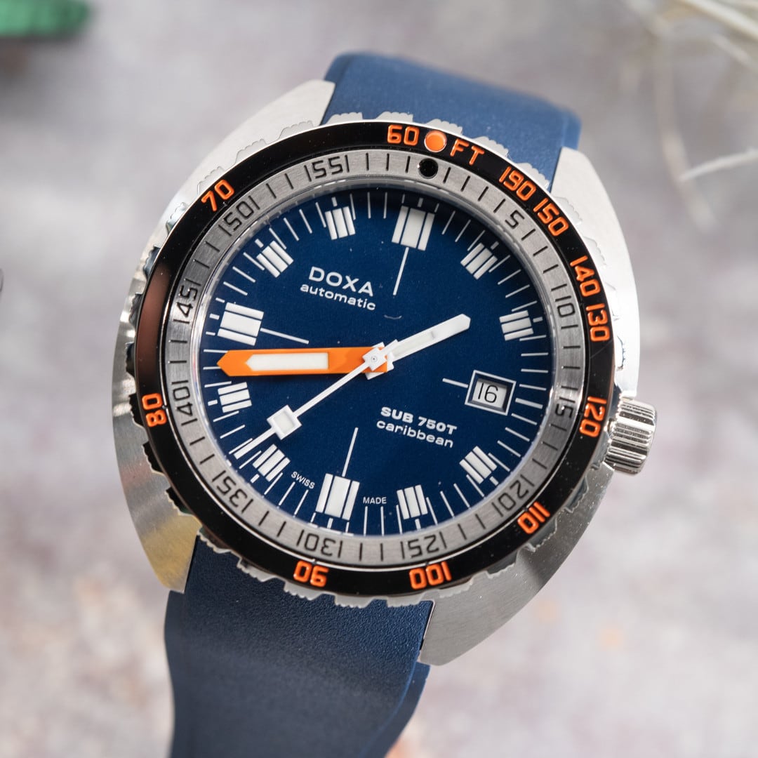 DOXA SUB 750T Caribbean 825.10.201.32 On Strap