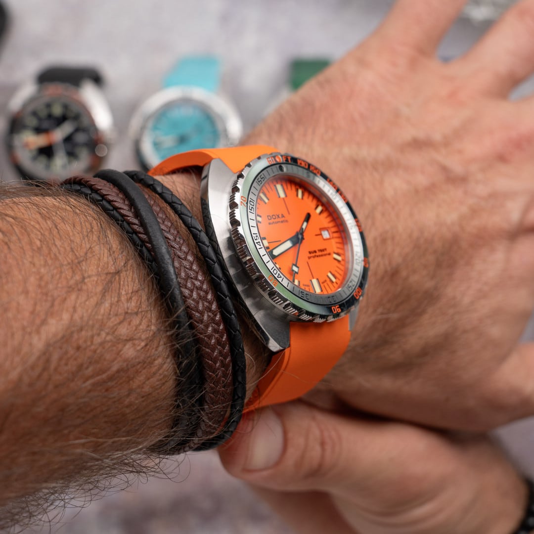 DOXA SUB 750T Professional 825.10.351.21 On Strap