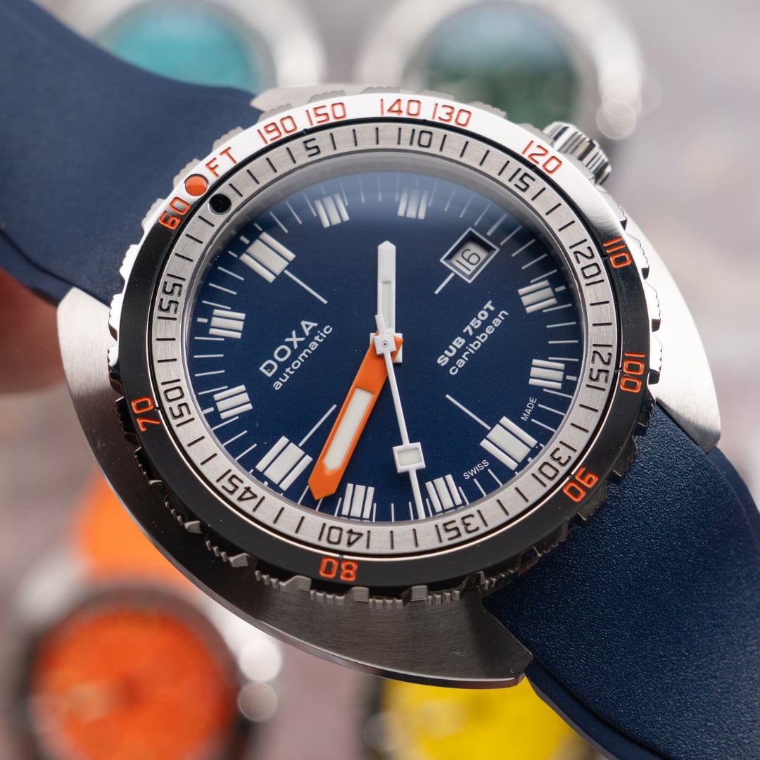 DOXA SUB 750T Caribbean 825.10.201.32 On Strap