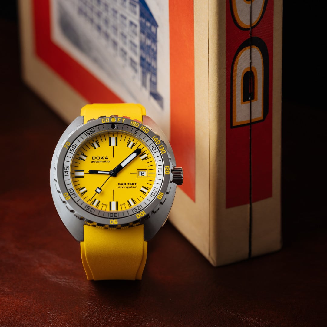 DOXA SUB 750T Divingstar 825.10.361.31 On Strap