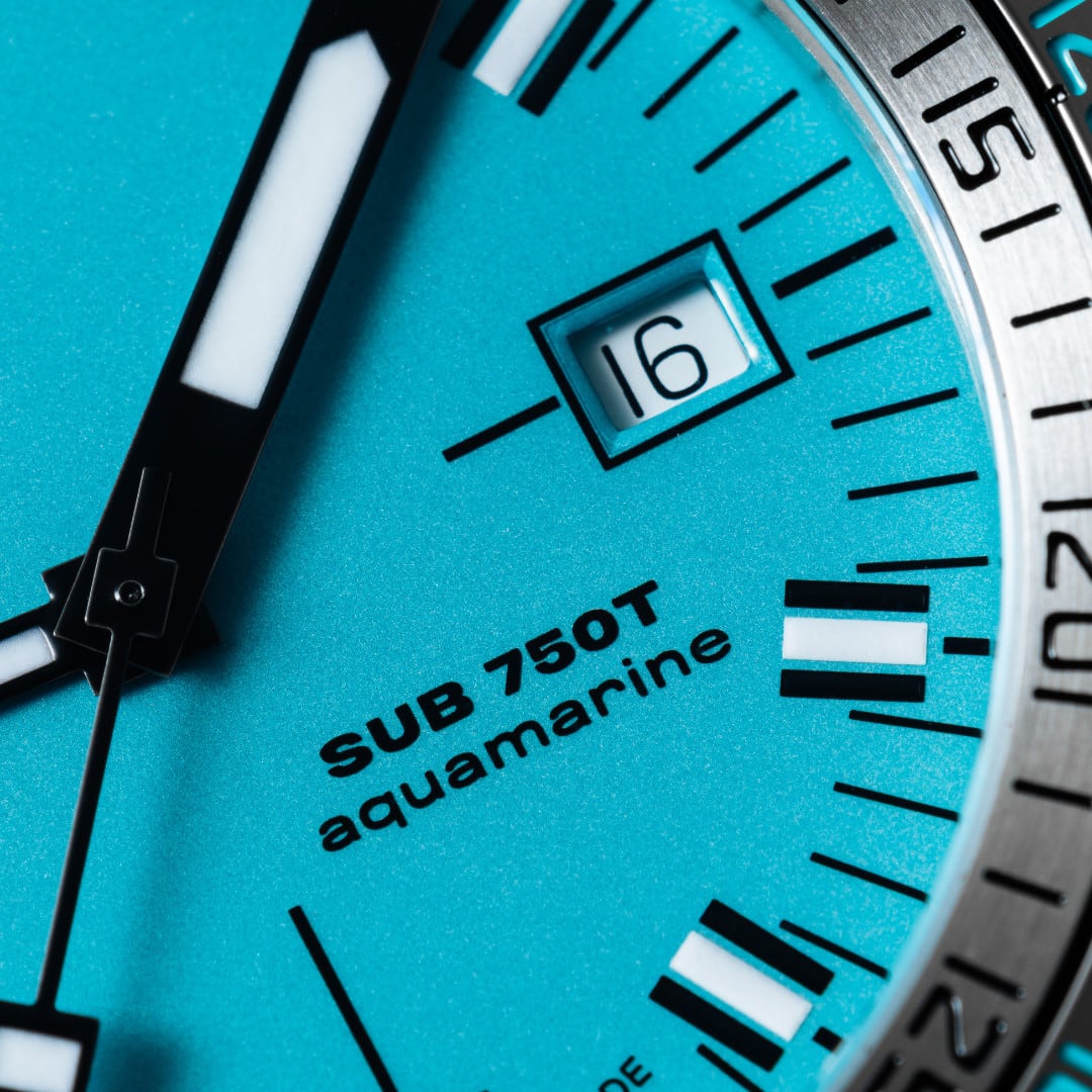DOXA SUB 750T Aquamarine 825.10.241.25 On Strap