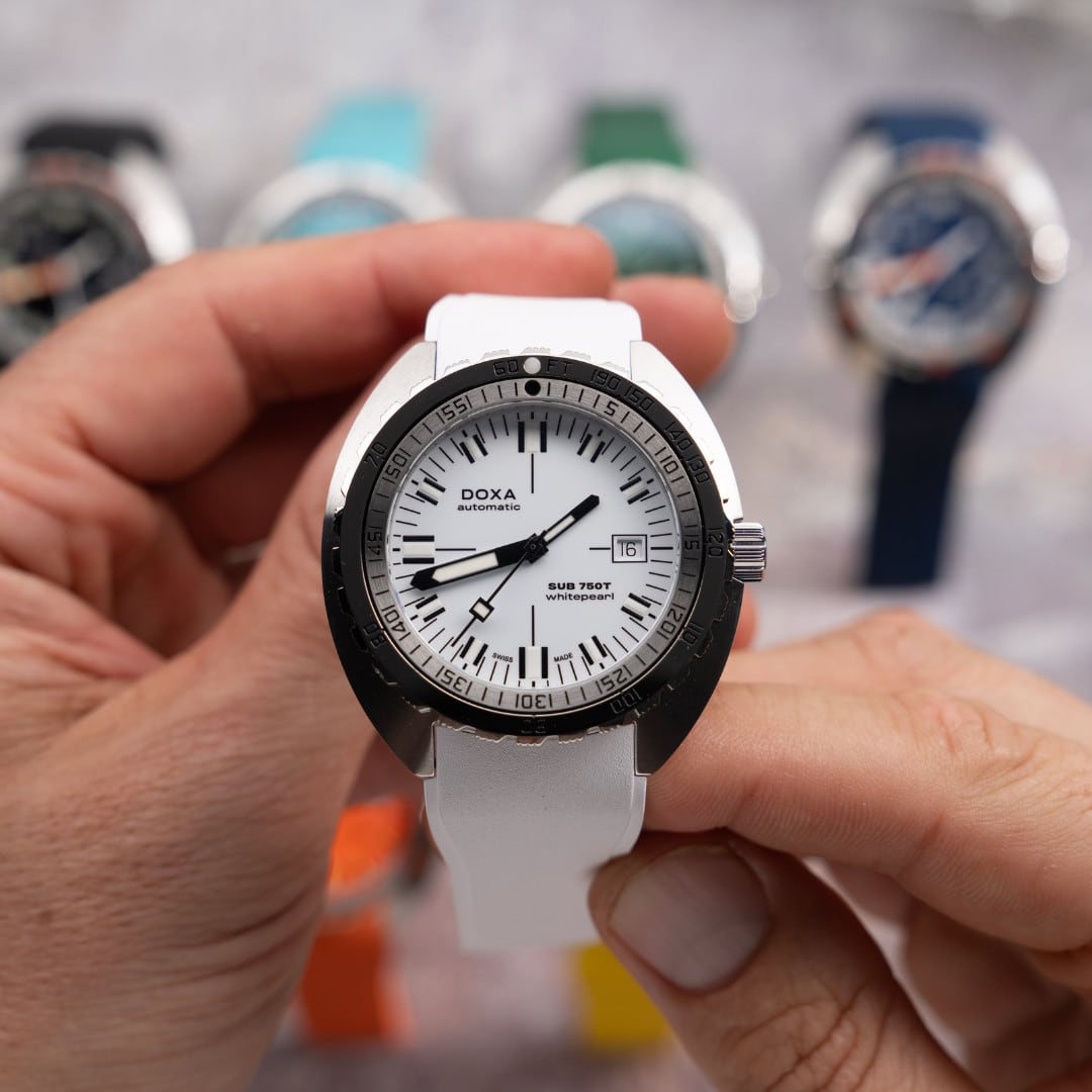 DOXA SUB 750T Whitepearl 825.10.011.23 On Strap