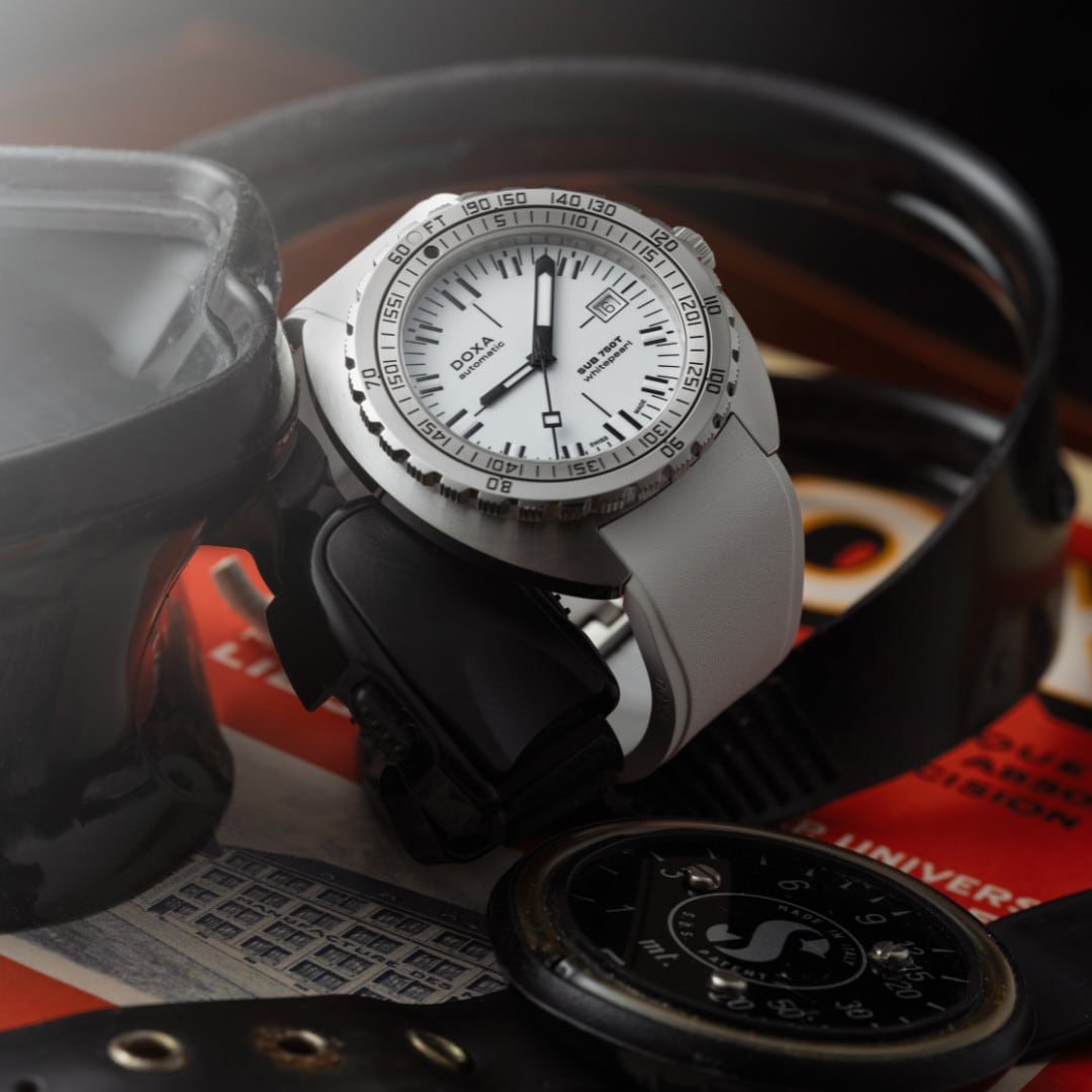 DOXA SUB 750T Whitepearl 825.10.011.23 On Strap