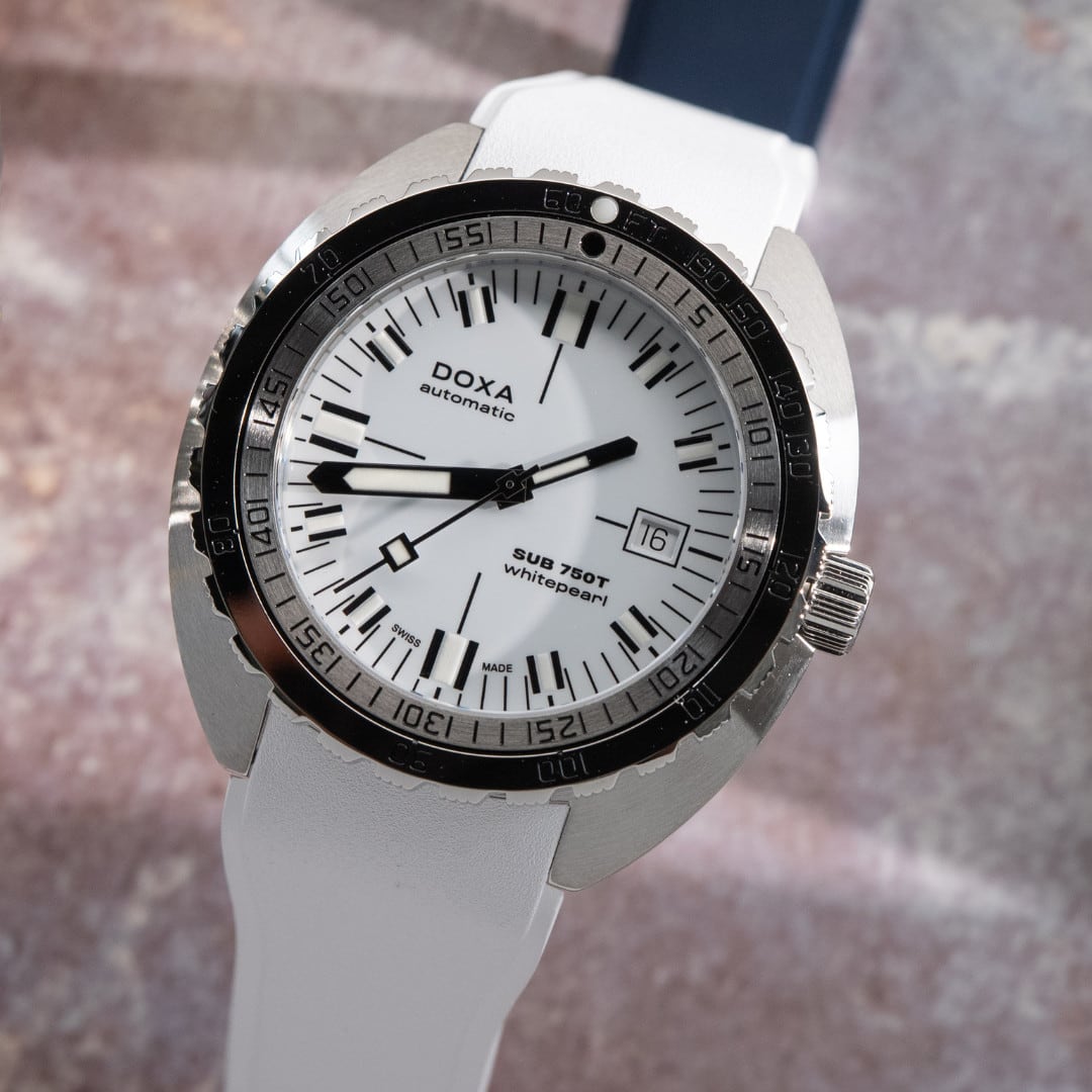 DOXA SUB 750T Whitepearl 825.10.011.23 On Strap
