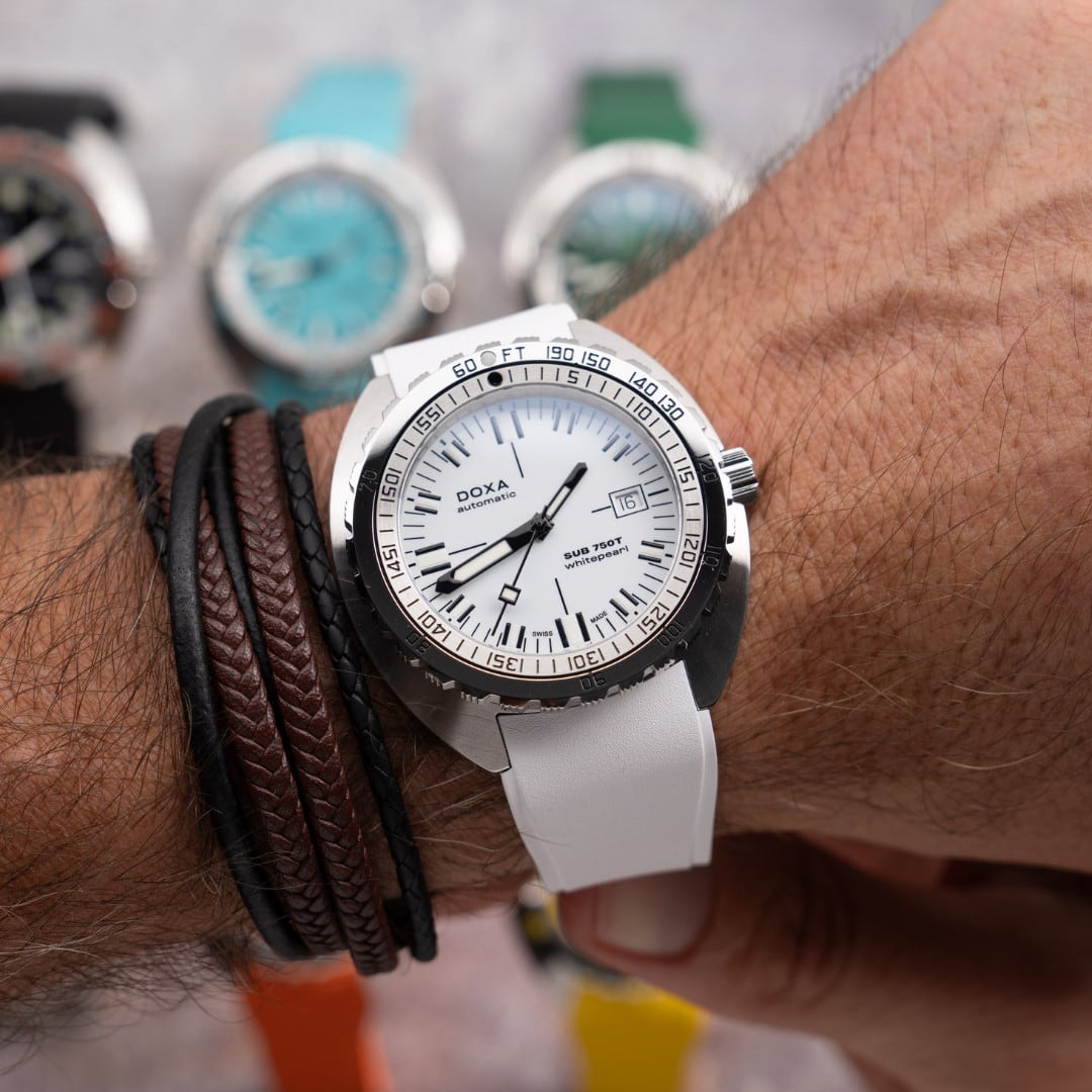 DOXA SUB 750T Whitepearl 825.10.011.23 On Strap