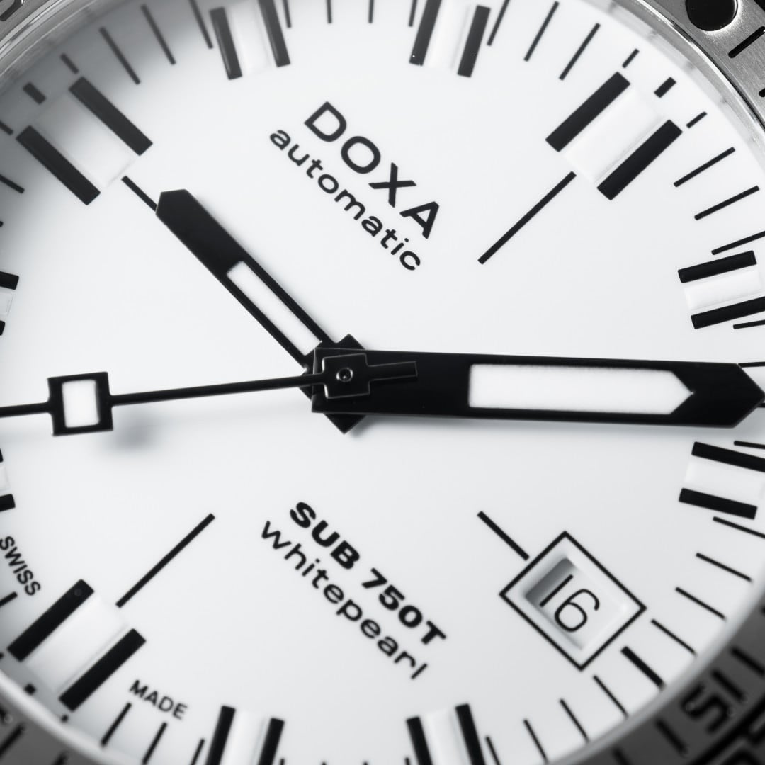DOXA SUB 750T Whitepearl 825.10.011.23 On Strap