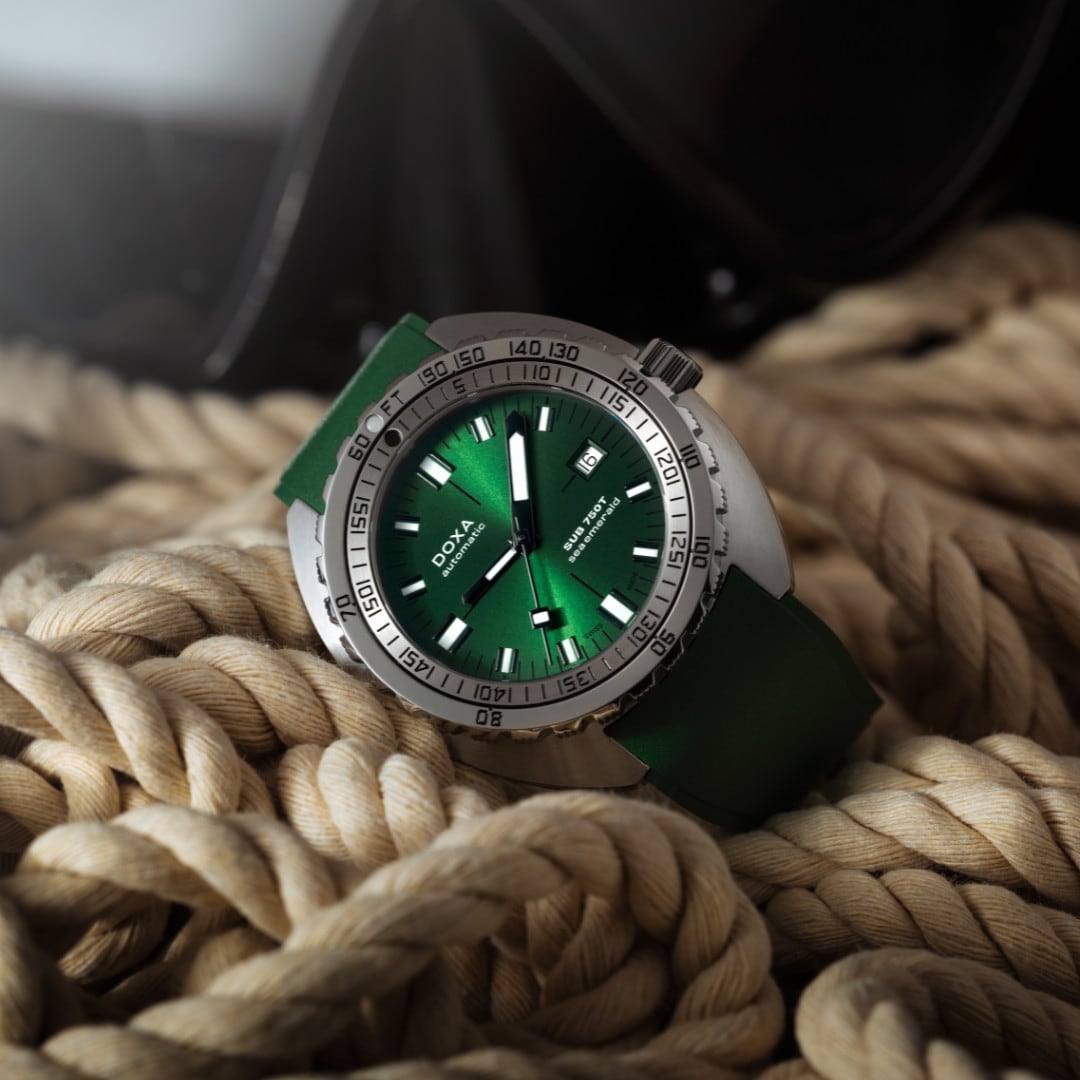 DOXA SUB 750T Sea Emerald 825.10.131.26 On Strap