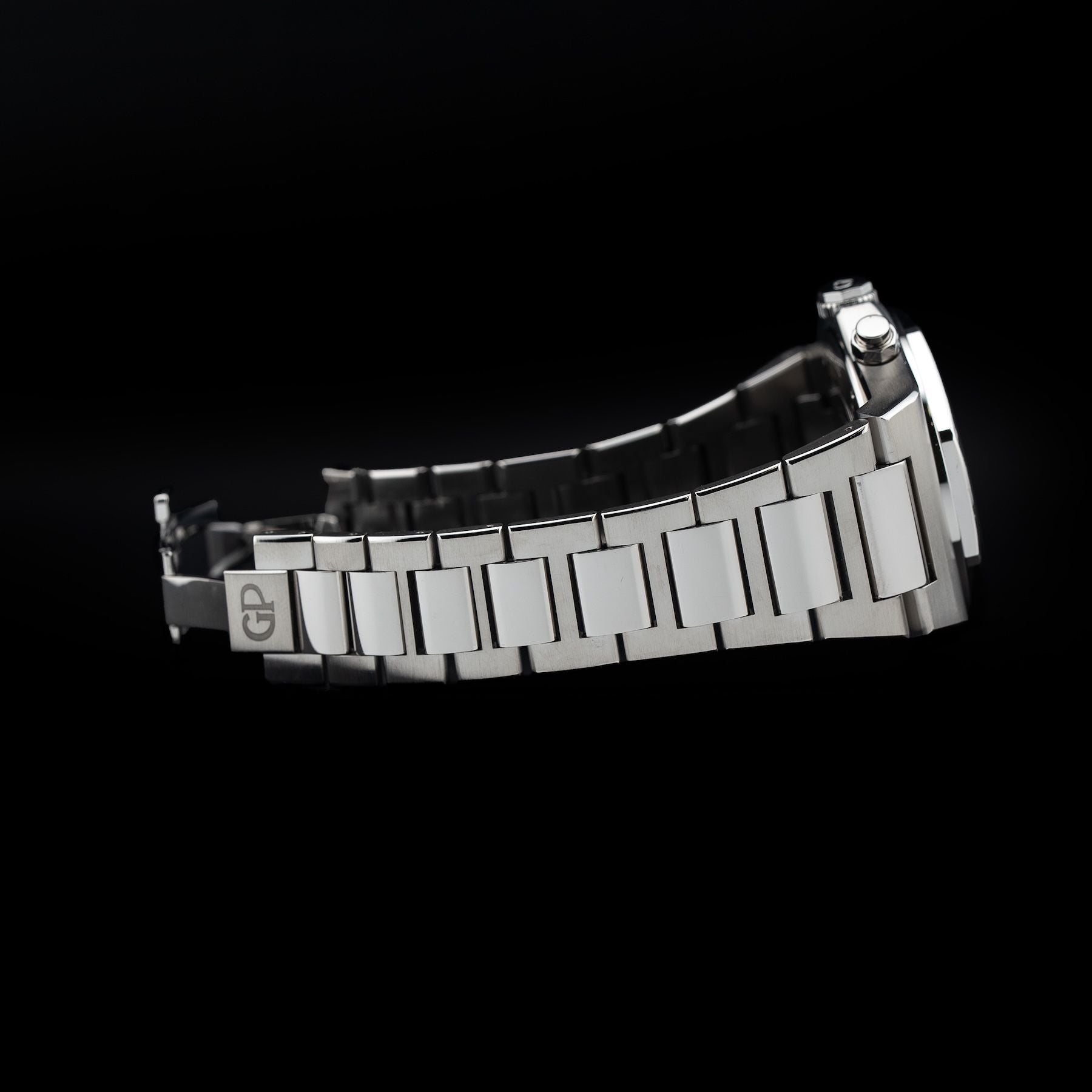 Girard Perregaux Laureato 81020-11-131-11A