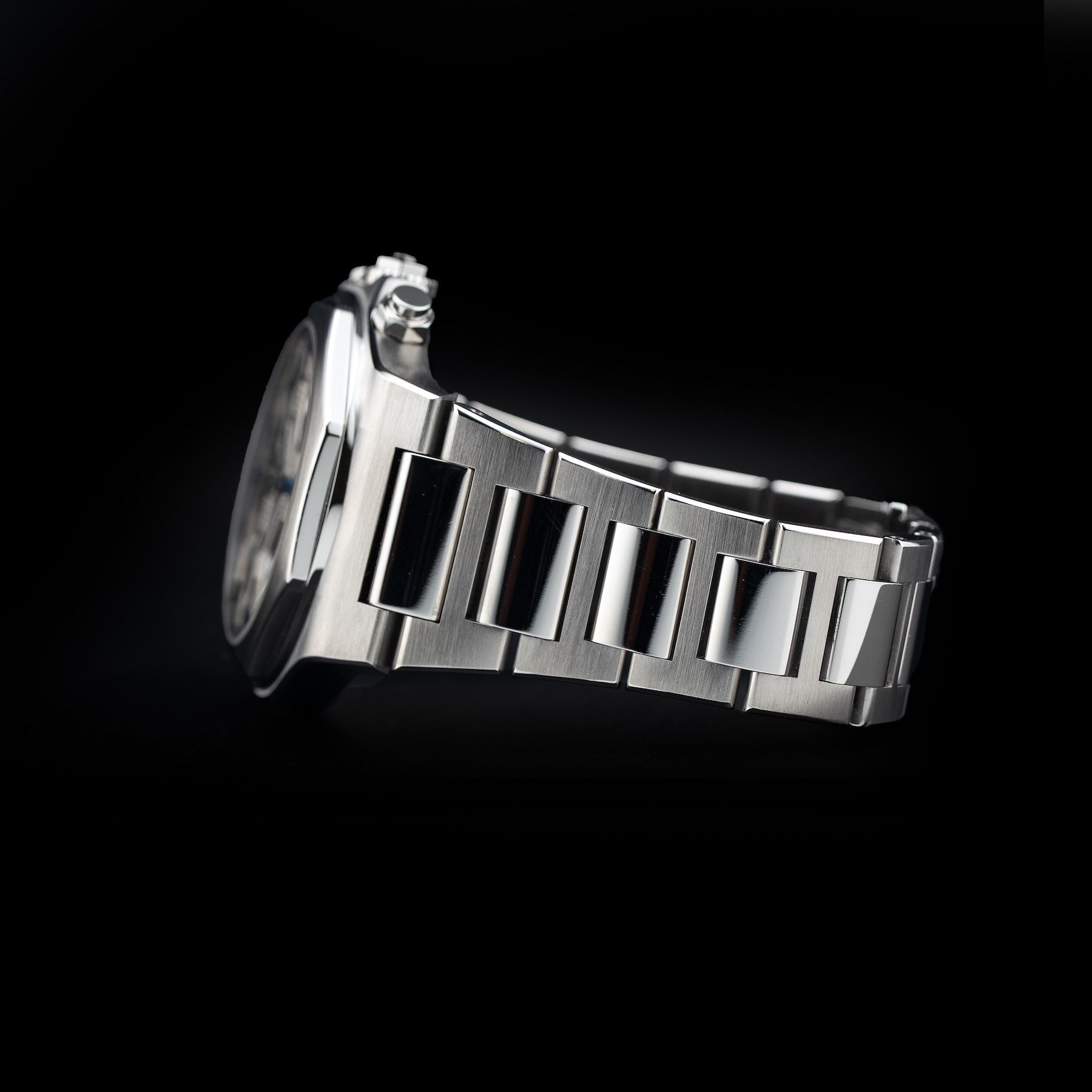 Girard Perregaux Laureato 81020-11-131-11A