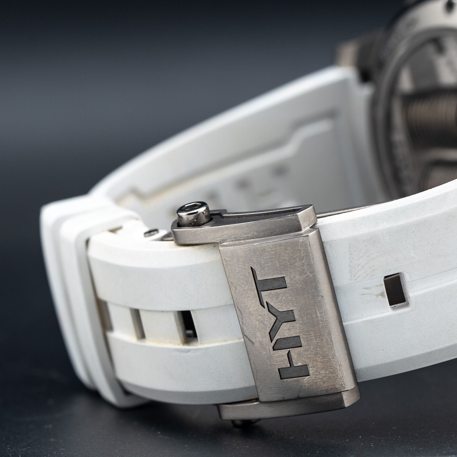 HYT 148-TT-11-BF-RW Iceberg 2 Titanium