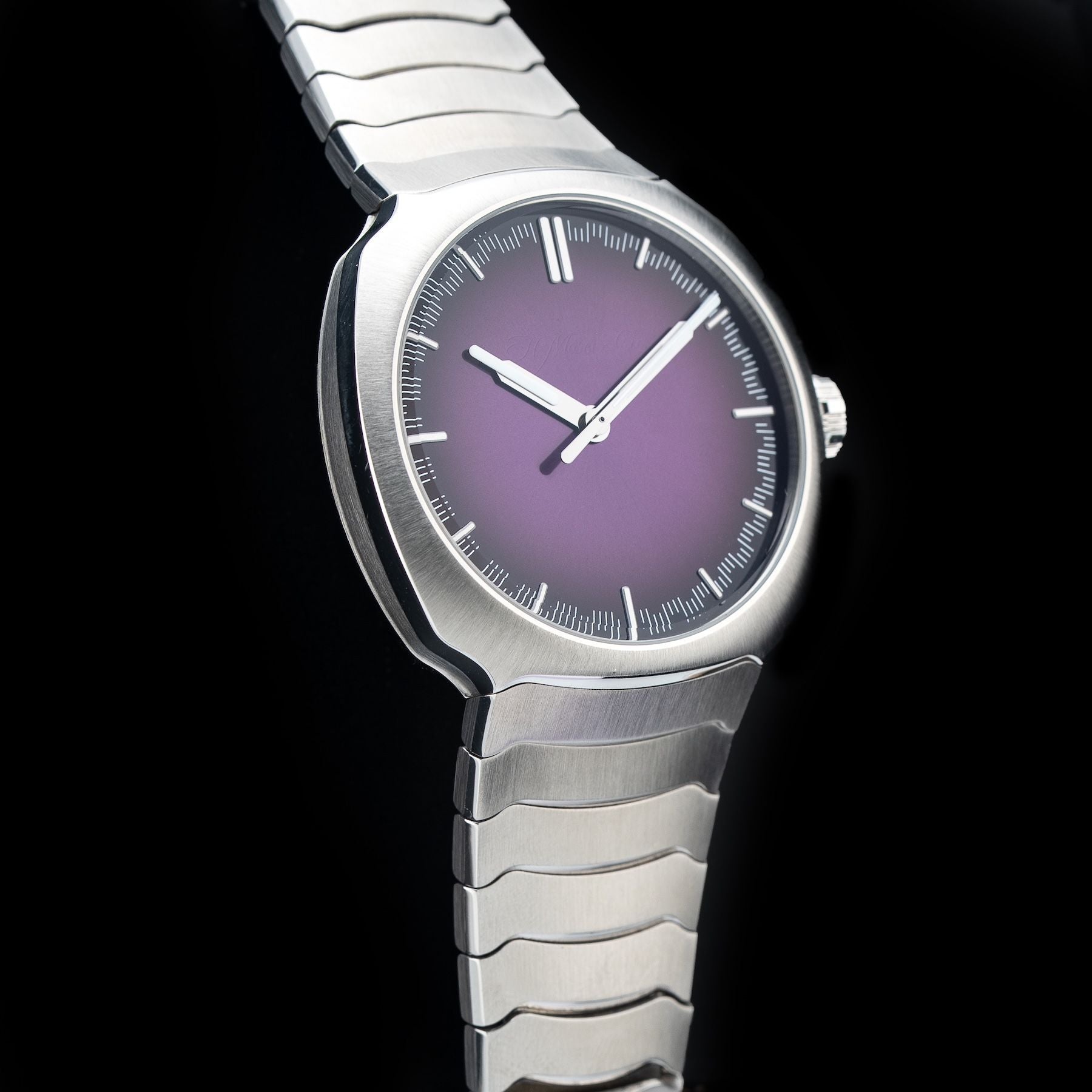 H. Moser & Cie. 6201-1201 Streamliner Centre Seconds Purple Haze