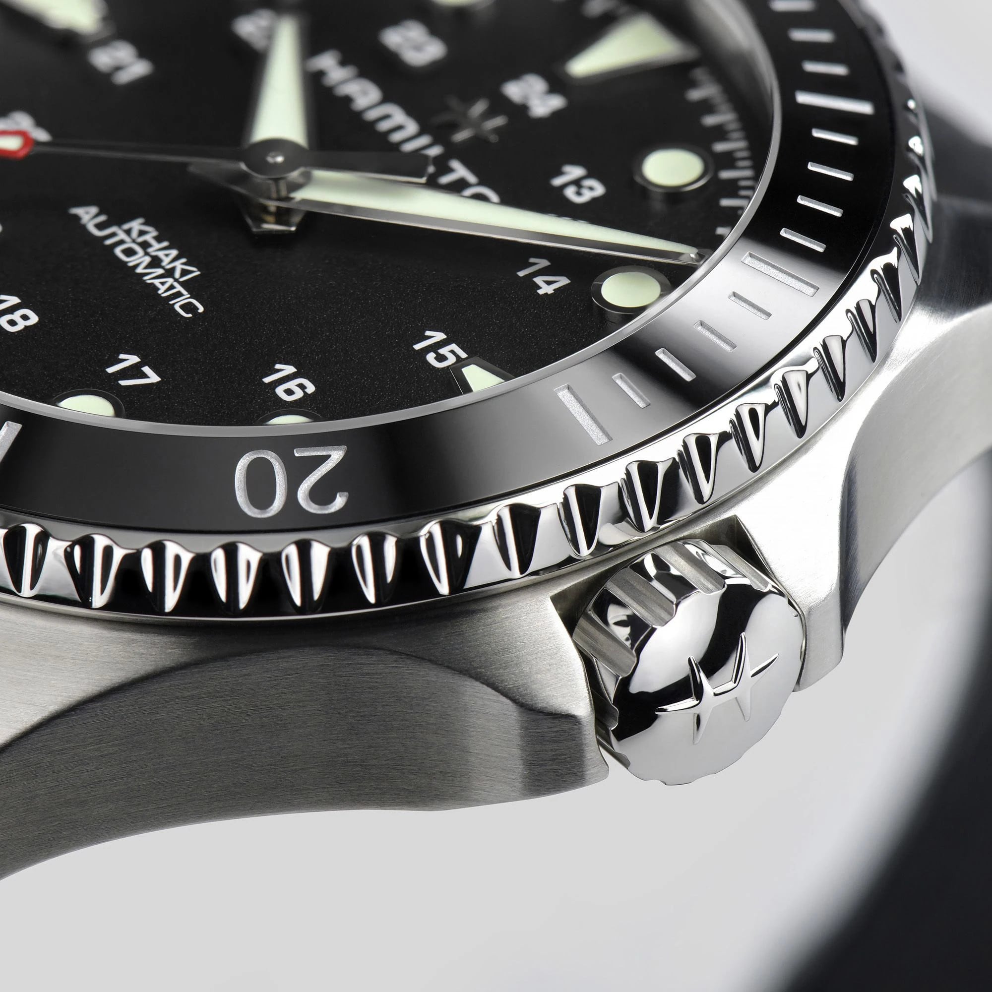 Hamilton H82515330 Khaki Navy Scuba Auto 43mm