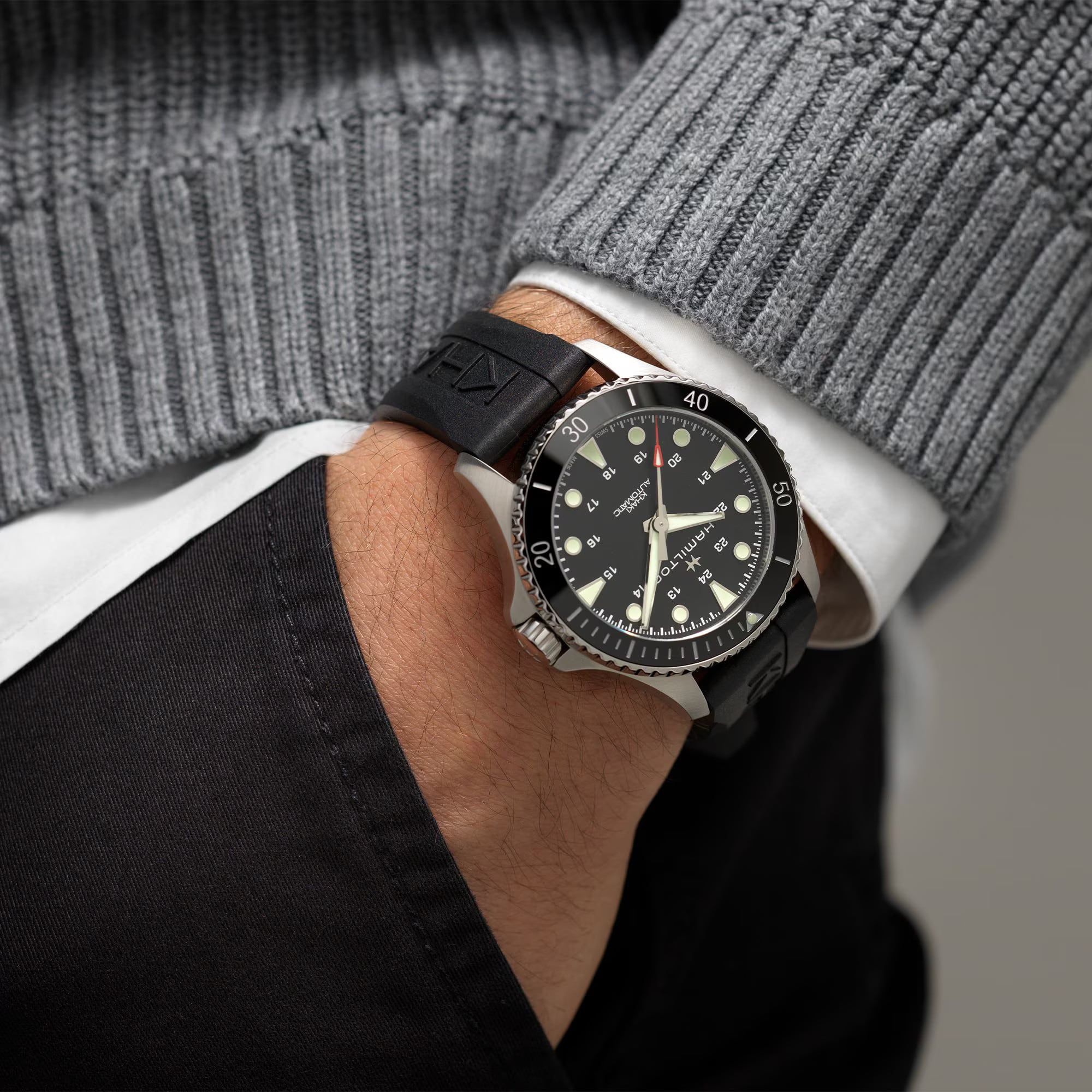Hamilton H82515330 Khaki Navy Scuba Auto 43mm