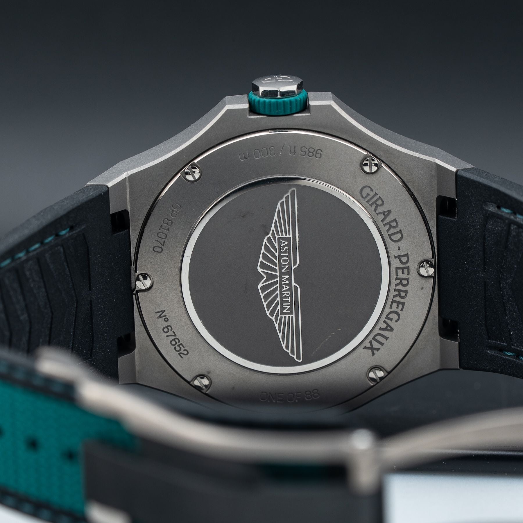 Girard Perregaux 81070-3405-1CX Laureato Absolute Aston Martin F1 Edition