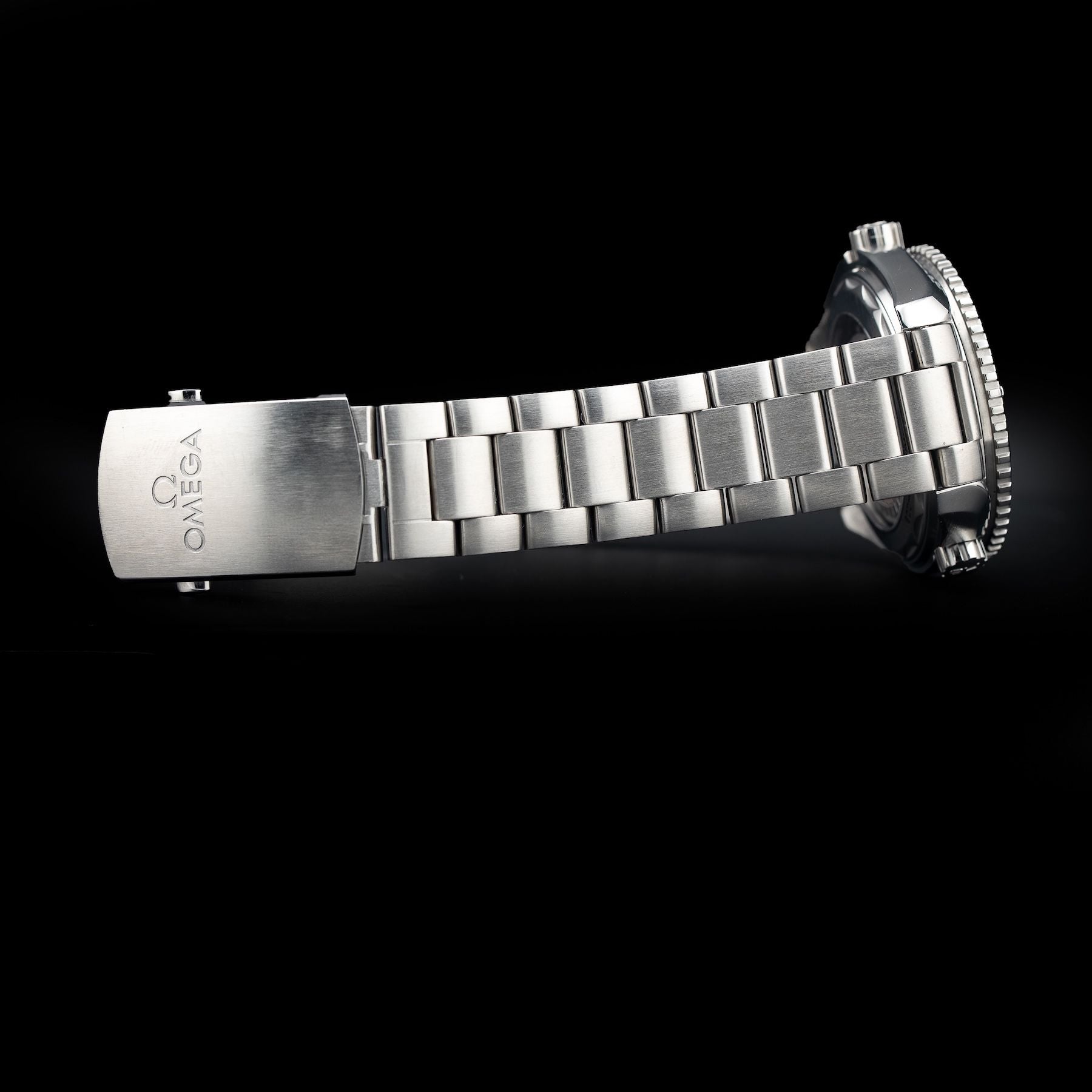 Omega 215.30.40.20.01.001 Planet Ocean Co-Axial Master Chronometer 39.5mm Black Dial
