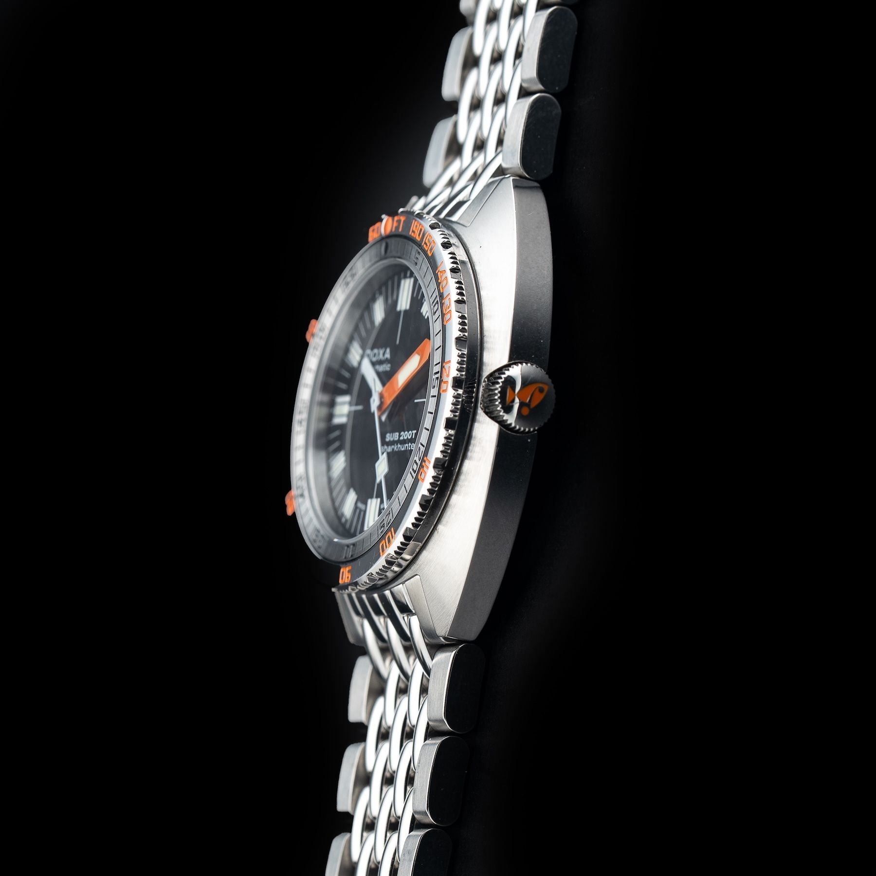DOXA SUB 200T 804.10.101.10 Sharkhunter Iconic Dial