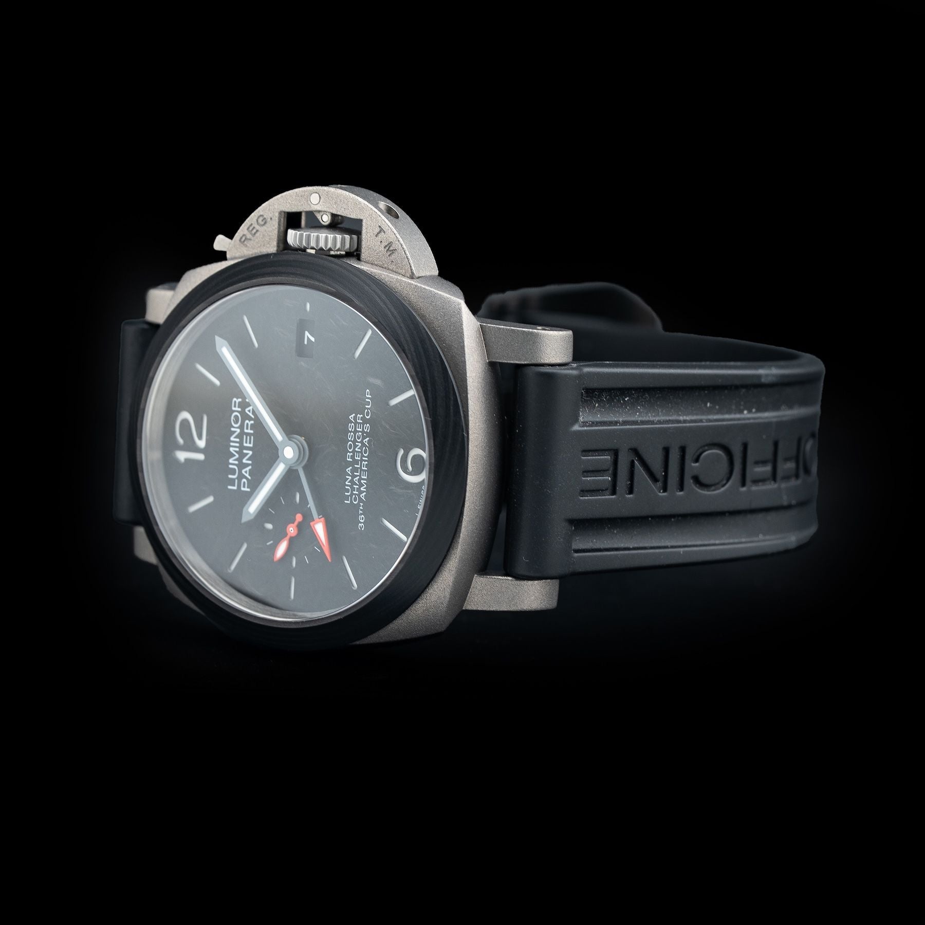 Panerai PAM01096 Luminor Luna Rossa GMT 42mm