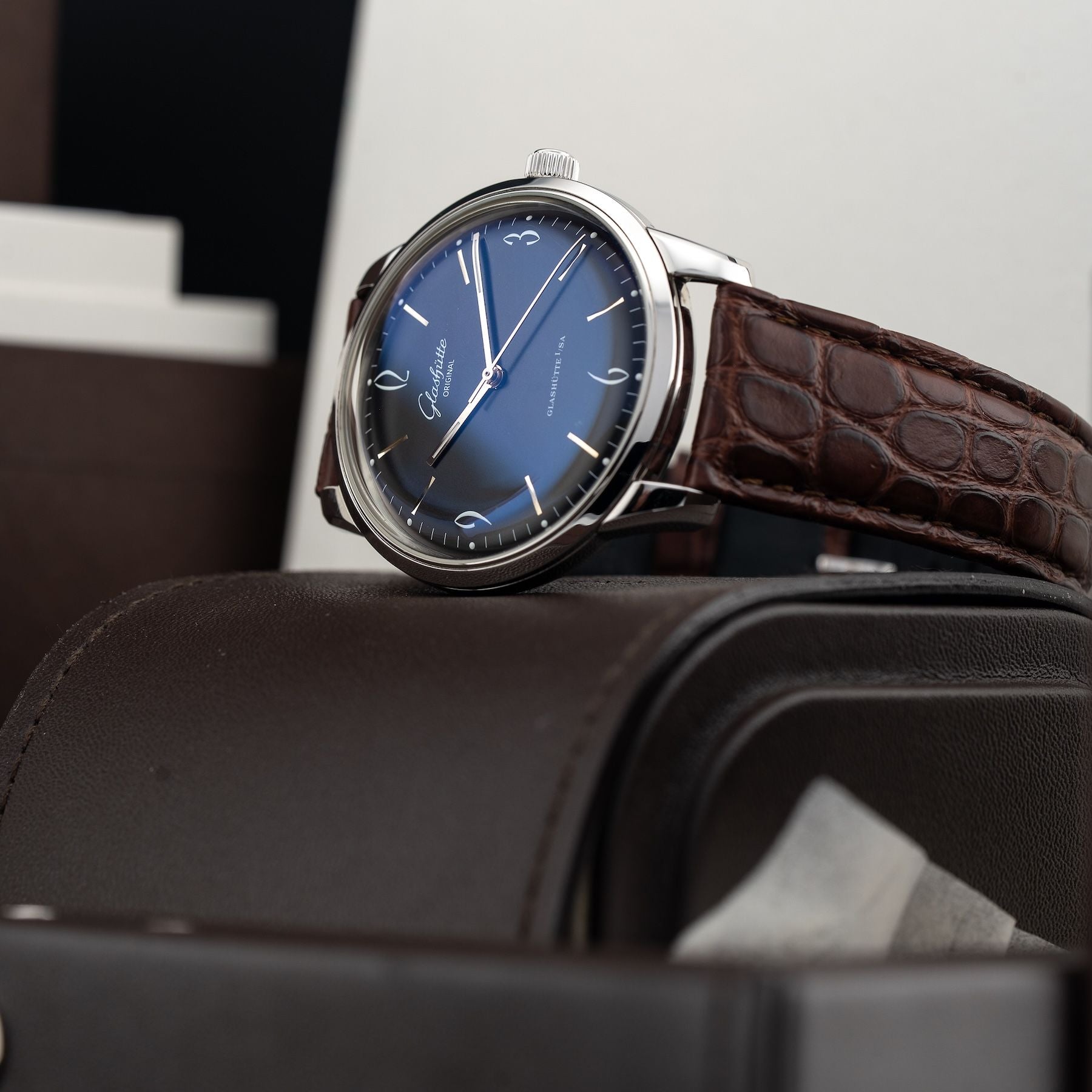 Glashütte Original Senator Sixties Stainless Steel Black Dial 1-39-52-04-02-04