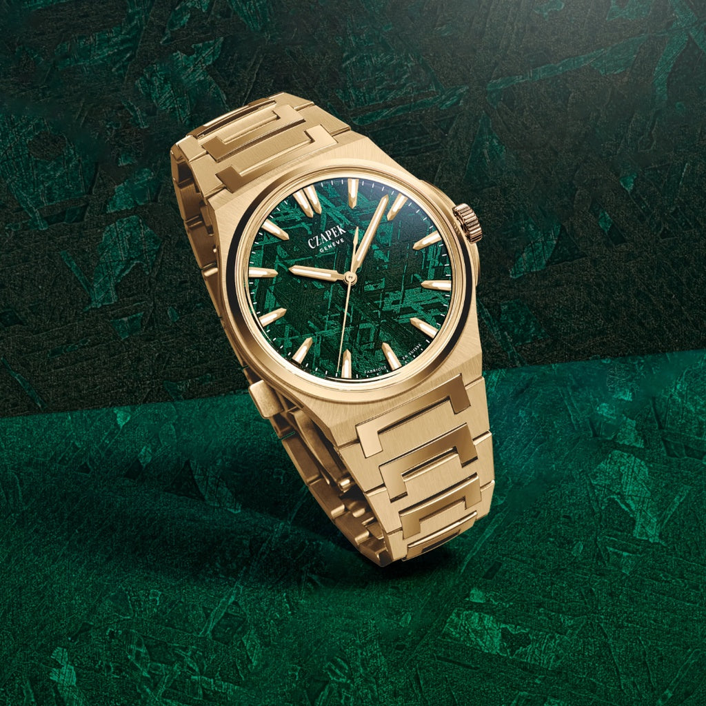 Czapek Antarctique Mount Erebus Yellow Gold Green Meteor on Bracelet