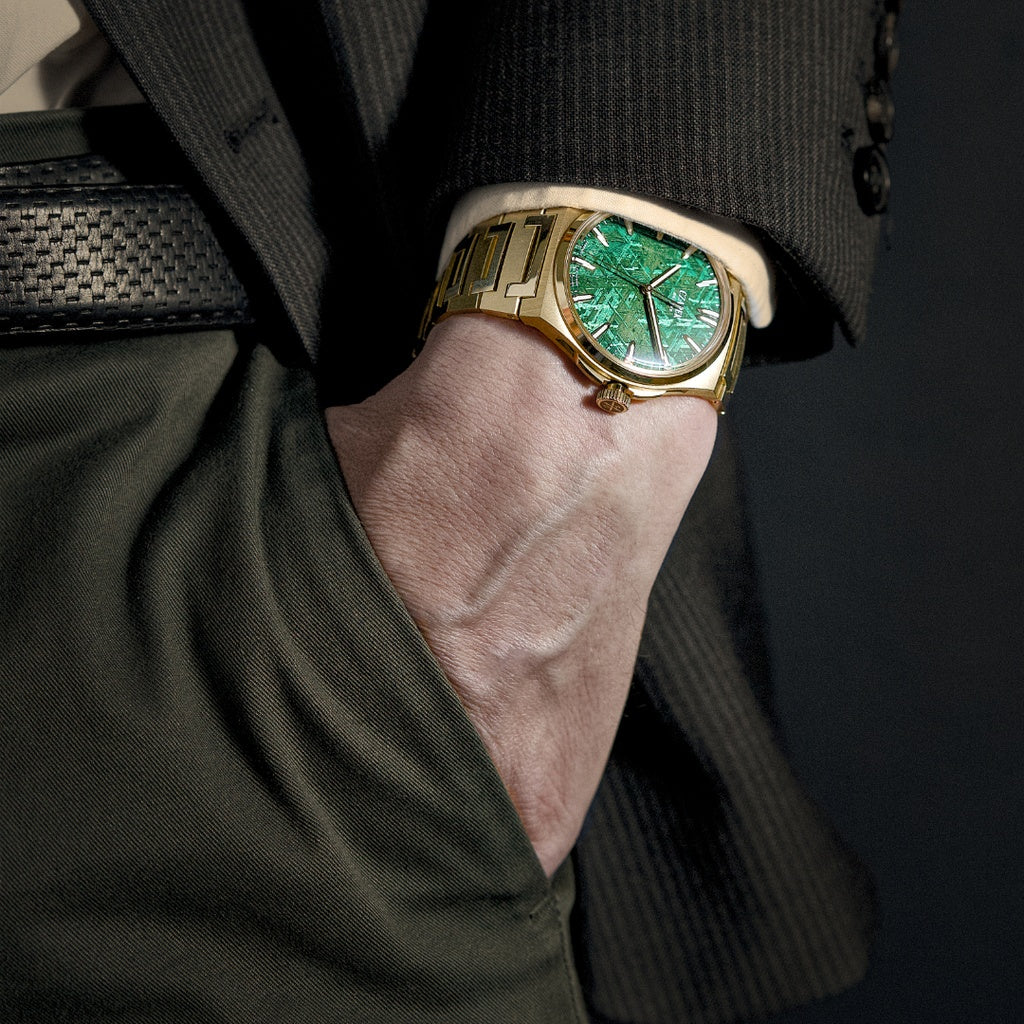 Czapek Antarctique Mount Erebus Yellow Gold Green Meteor on Bracelet