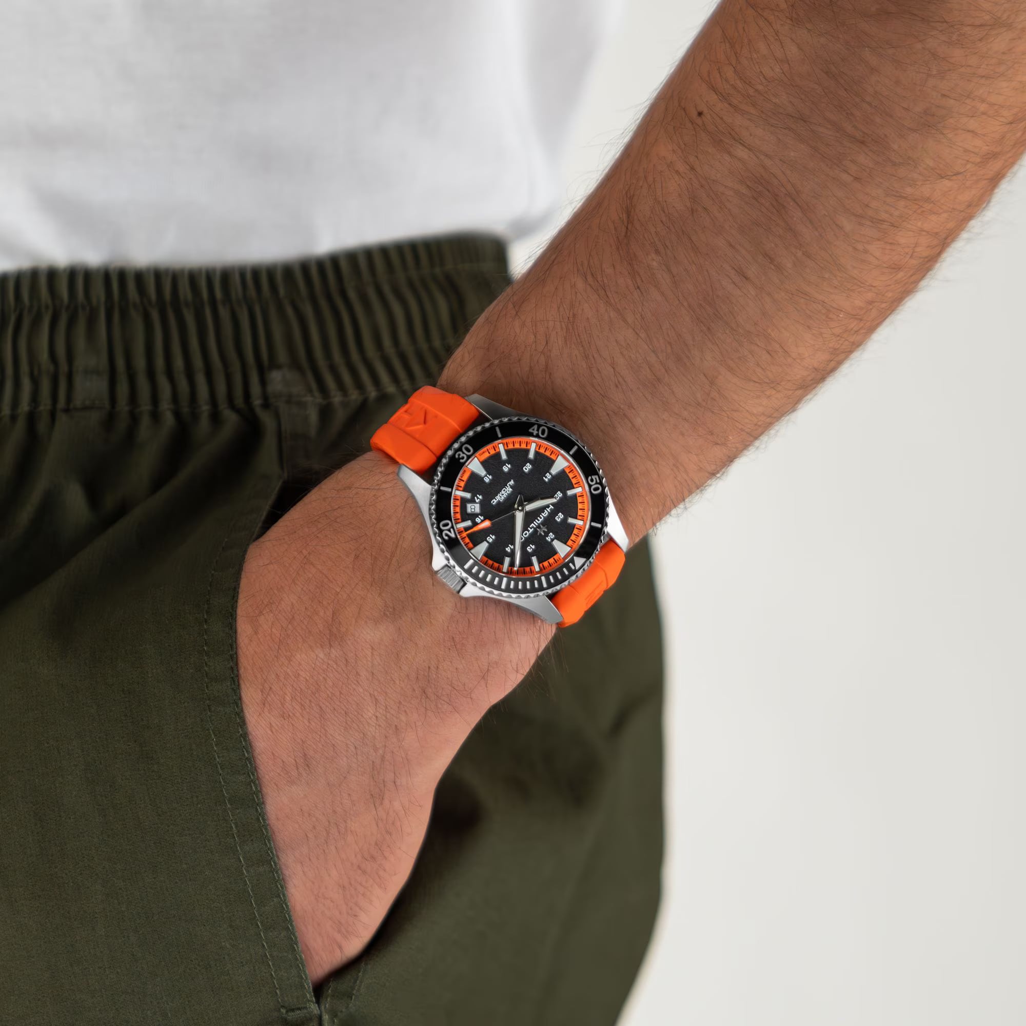 Hamilton H82395331 Khaki Navy Scuba Auto 40mm
