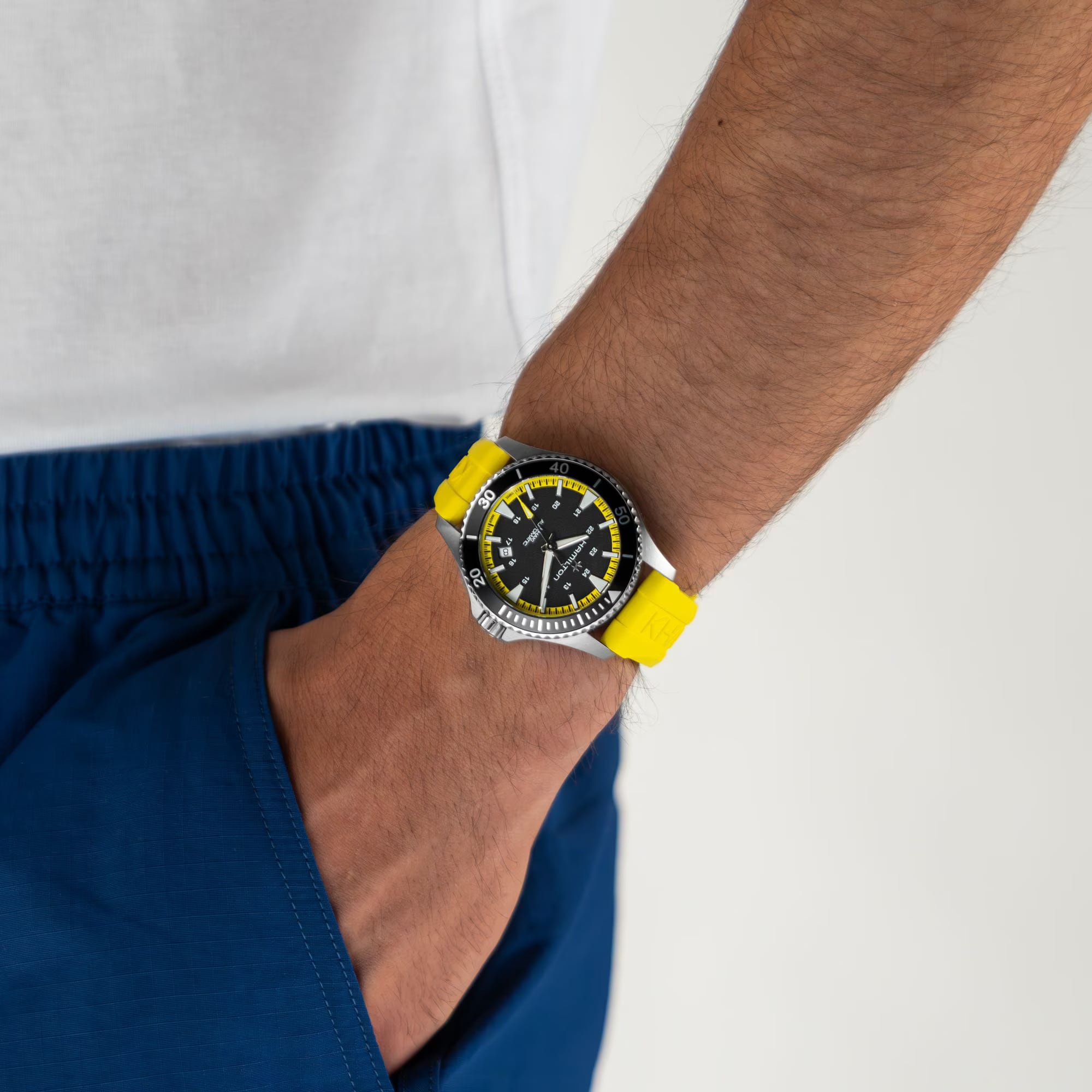 Hamilton H82395332 Khaki Navy Scuba Auto 40mm