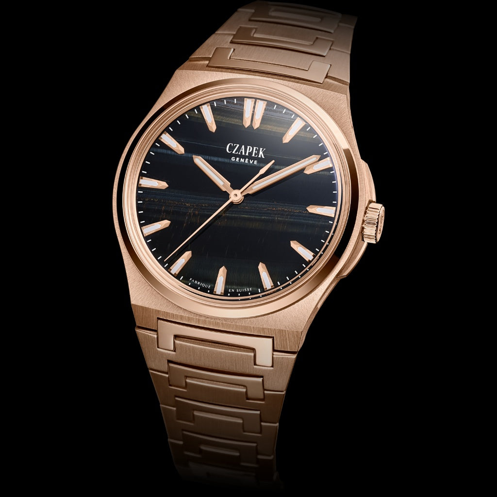 Czapek Antarctique Mount Erebus Rose Gold Falcon Eye on Bracelet