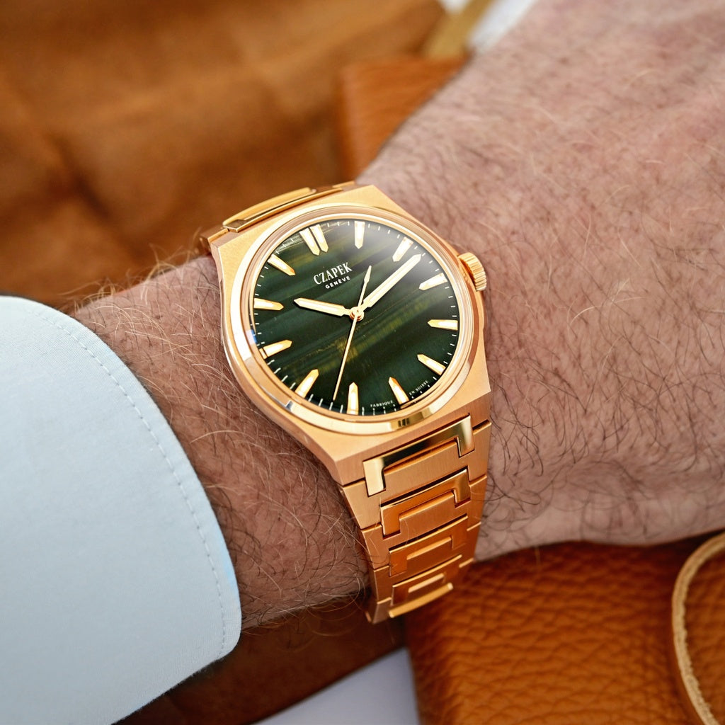 Czapek Antarctique Mount Erebus Rose Gold Falcon Eye on Bracelet