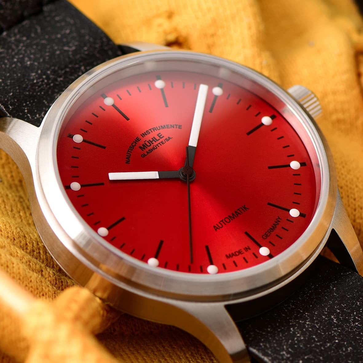Mühle Glashütte M1-40-78-NB-L Panova Red On Black Leather Nato Strap