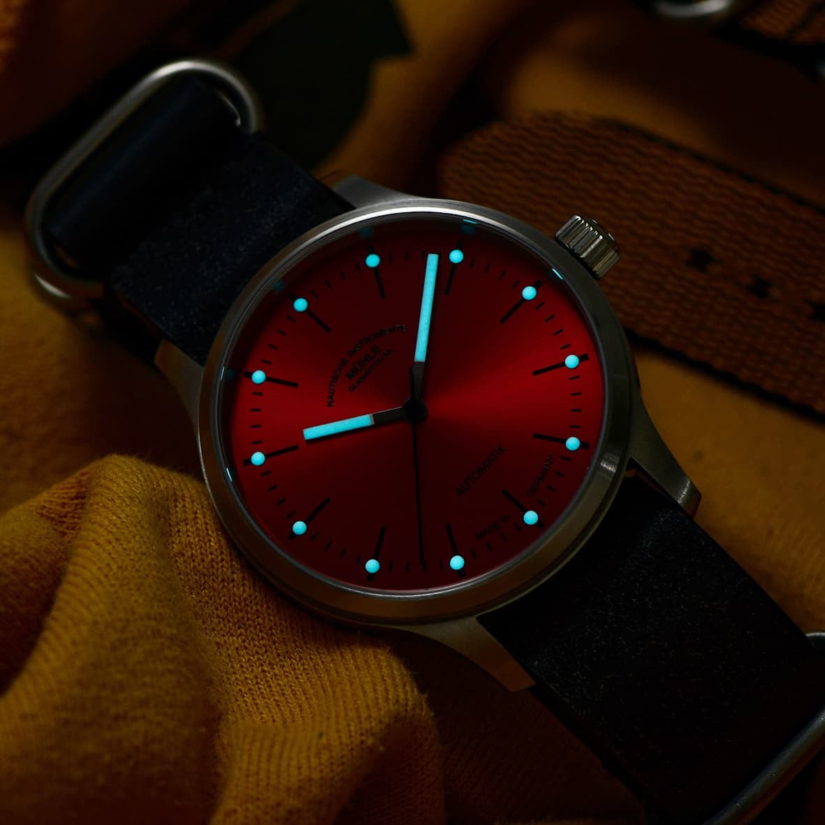 Mühle Glashütte M1-40-78-NB-L Panova Red On Black Leather Nato Strap