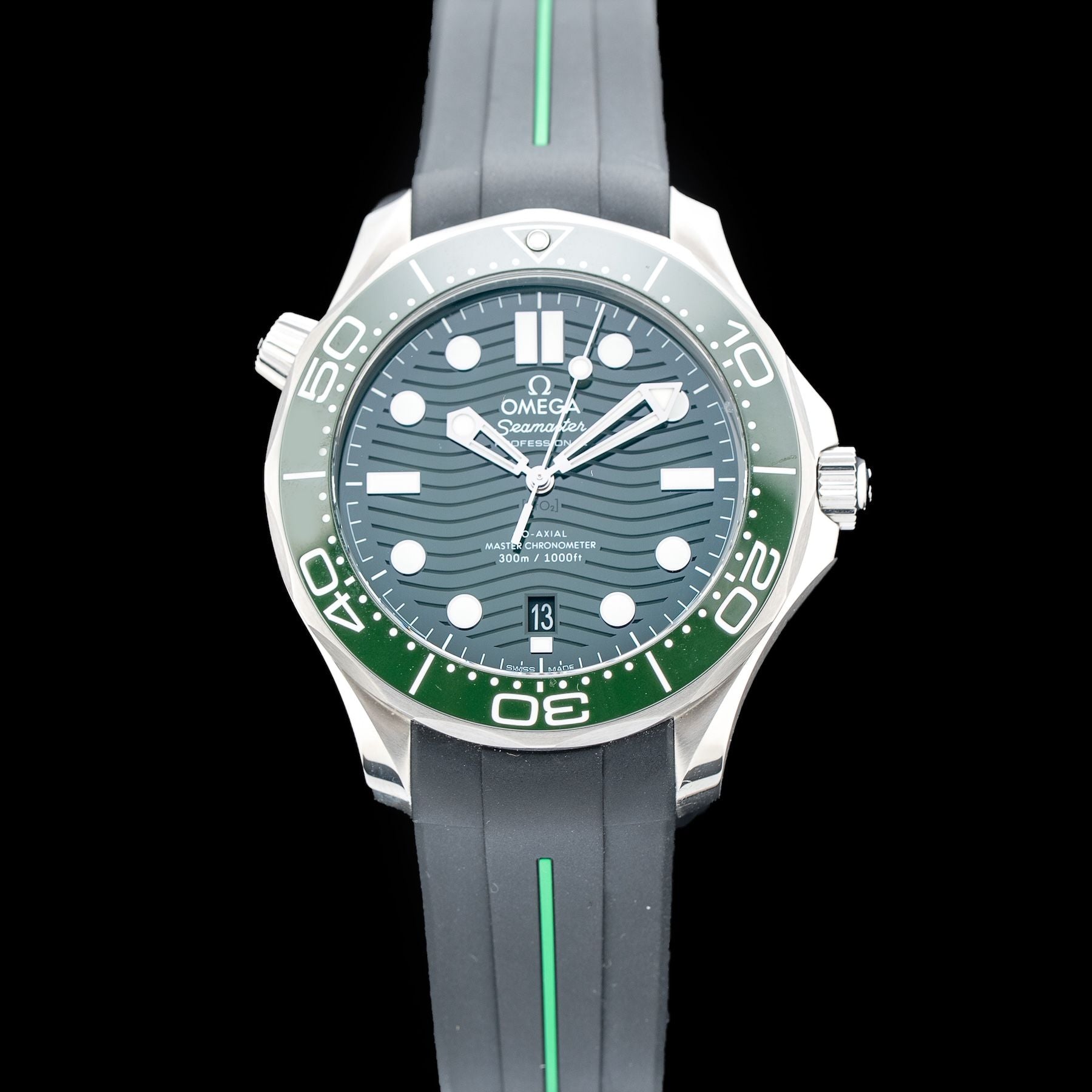 Omega 210.30.42.20.10.001 Seamaster Diver 300M Green Dial On Bracelet