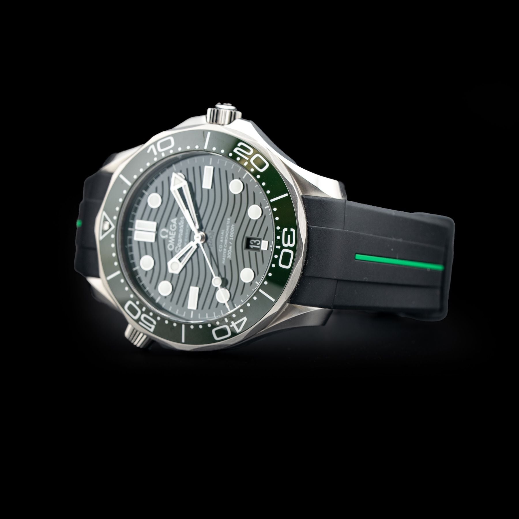 Omega 210.30.42.20.10.001 Seamaster Diver 300M Green Dial On Bracelet