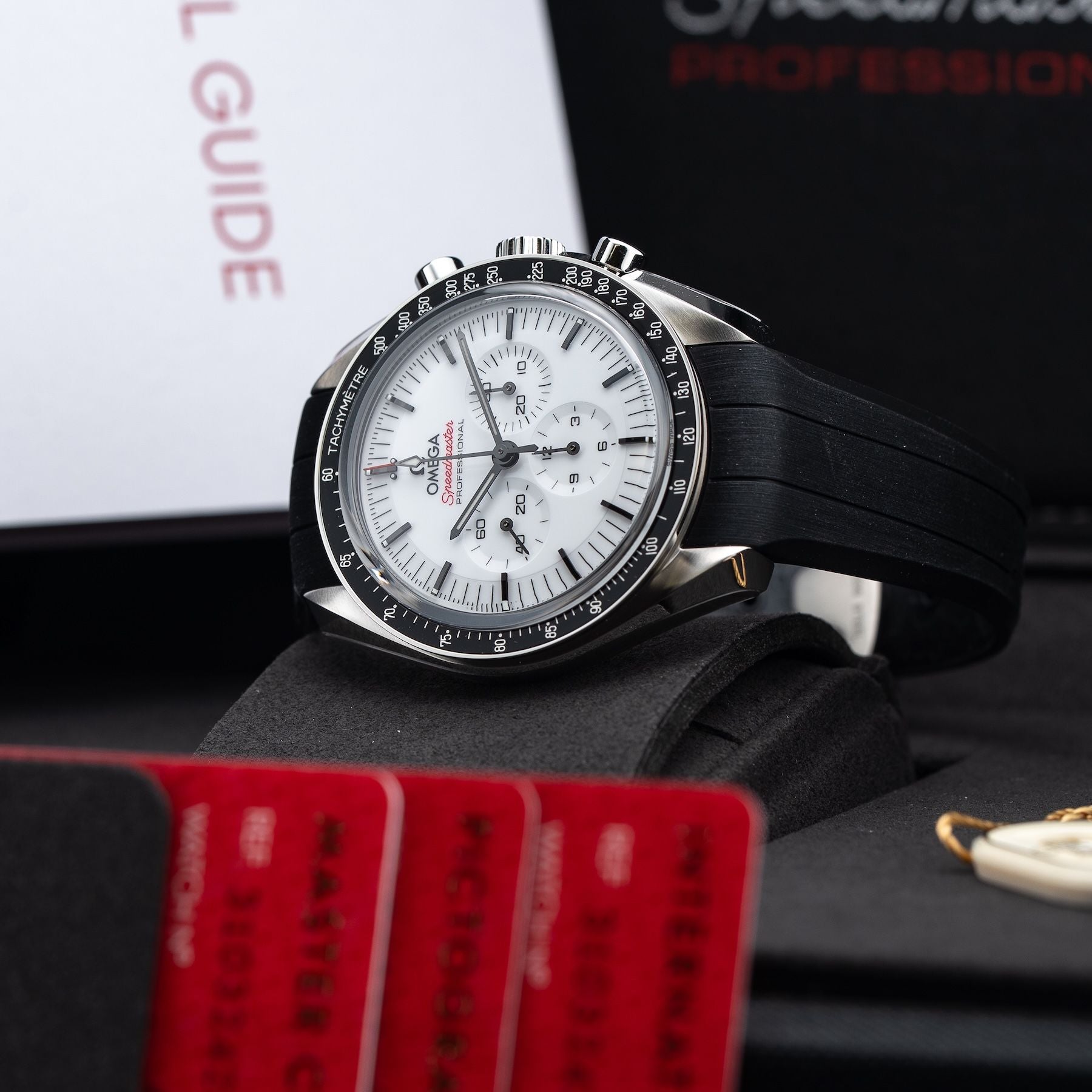 Omega 310.32.42.50.04.001 Speedmaster Moonwatch Professional White Dial On Rubber Strap