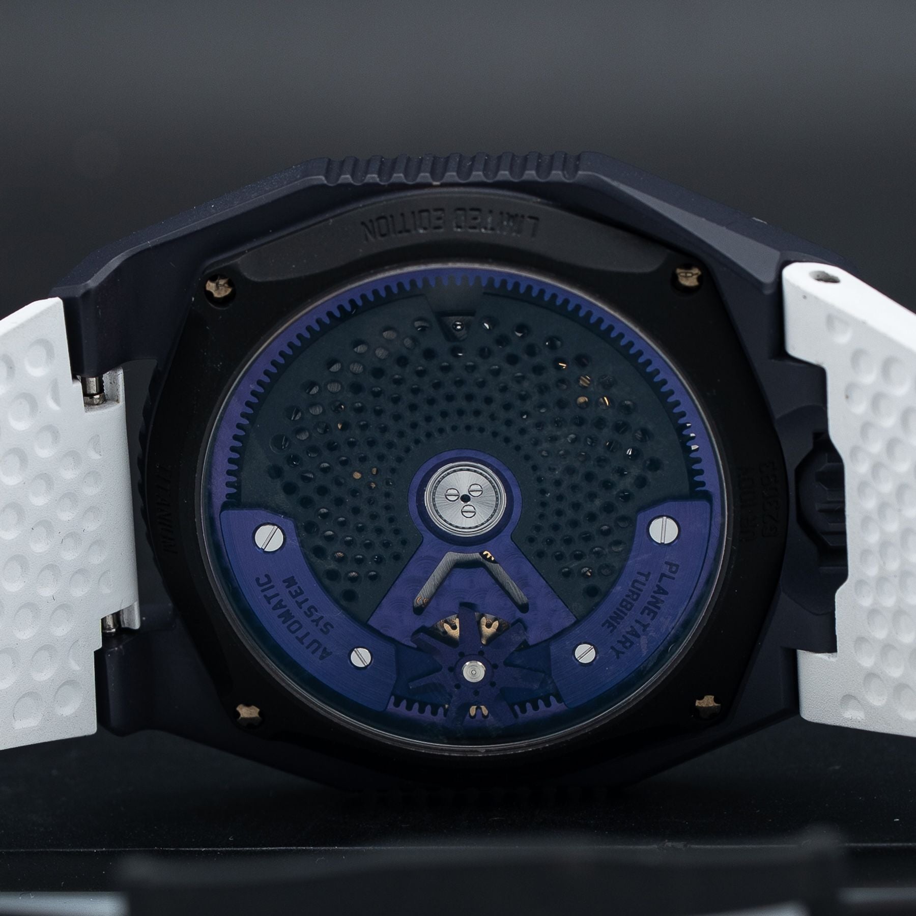 Urwerk Ultraviolet UR-100V