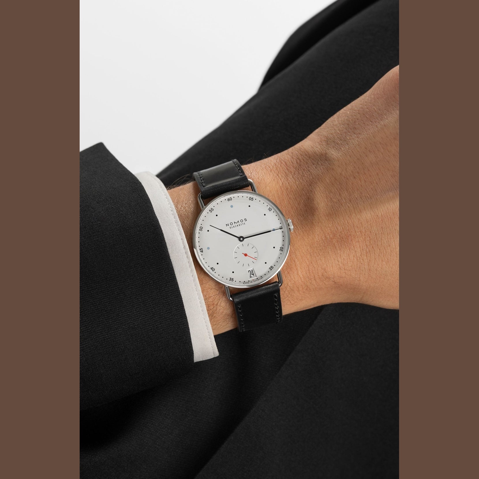 NOMOS Glashütte Metro 38 Datum