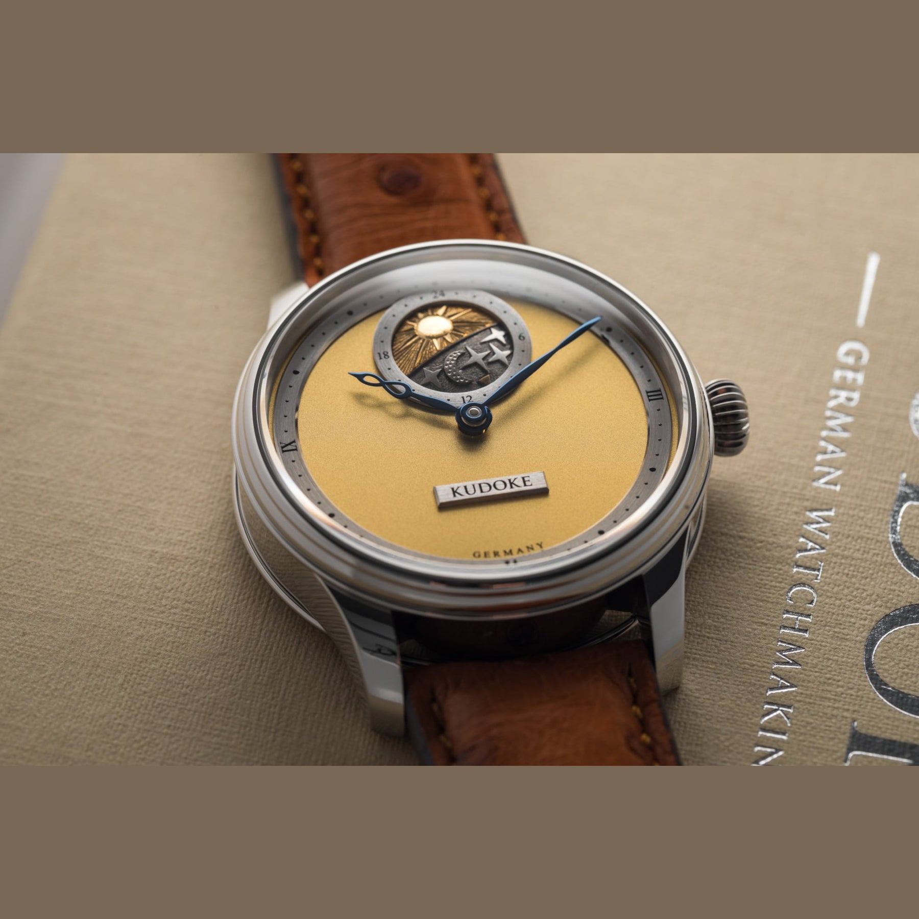Kudoke 2 Yellow Gold Dial