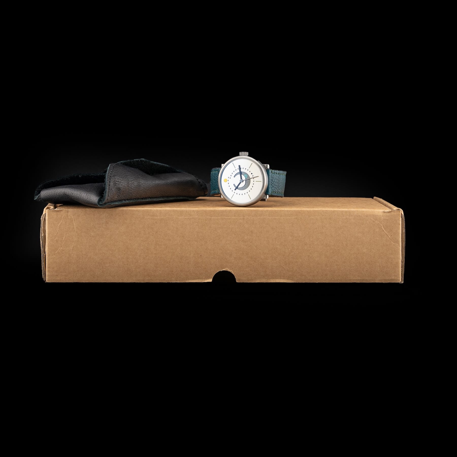 Ochs & Junior Moon Phase Rhodium 42