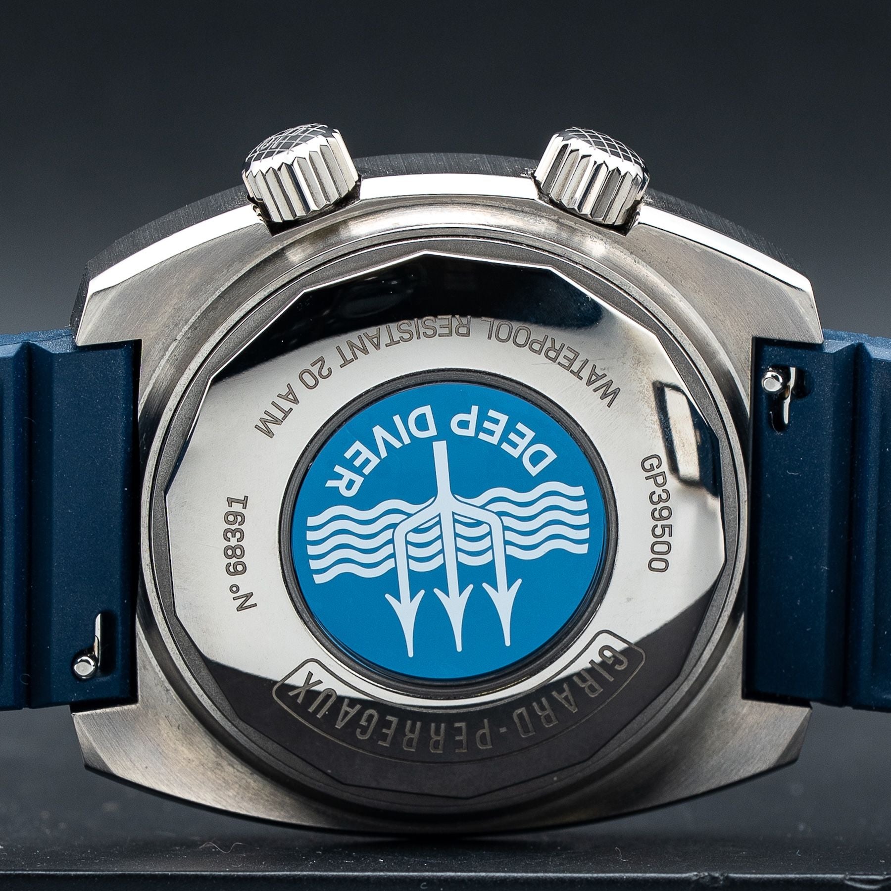 Girard Perregaux Deep Diver 39500-21-3266-6CX