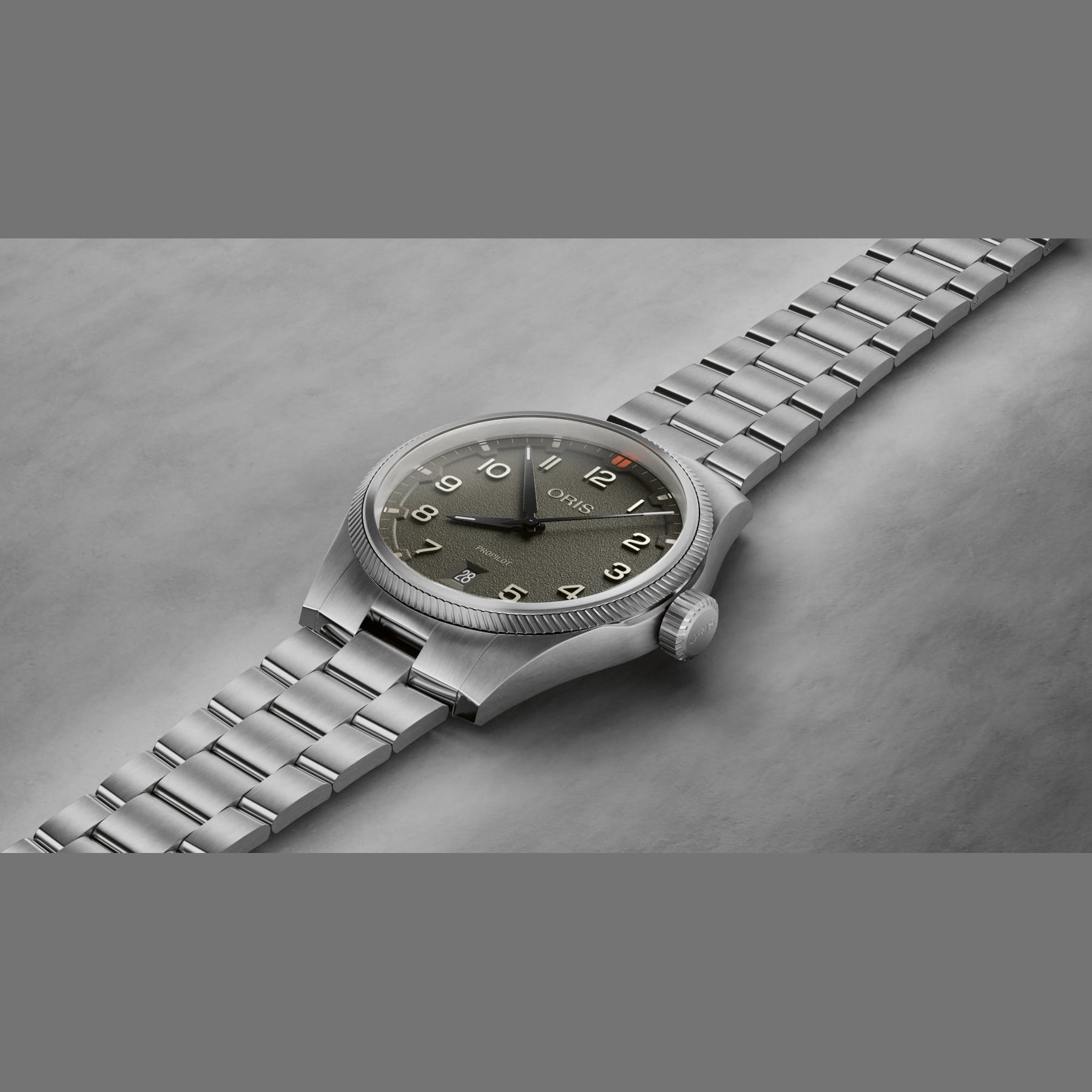 Oris 01 733 7805 4167-07 8 20 04LC ProPilot Date