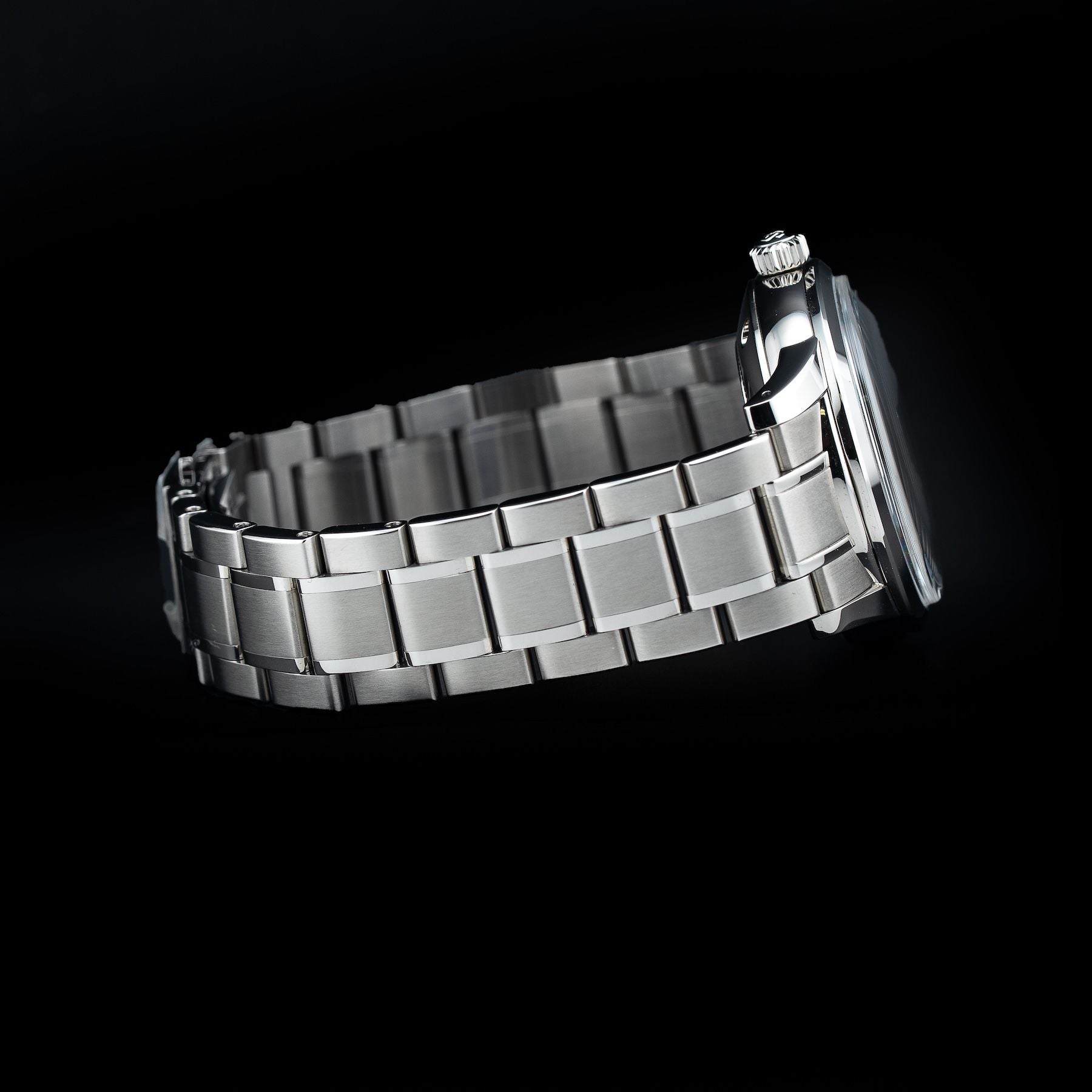 Grand Seiko SBGM253 GMT Limited Edition