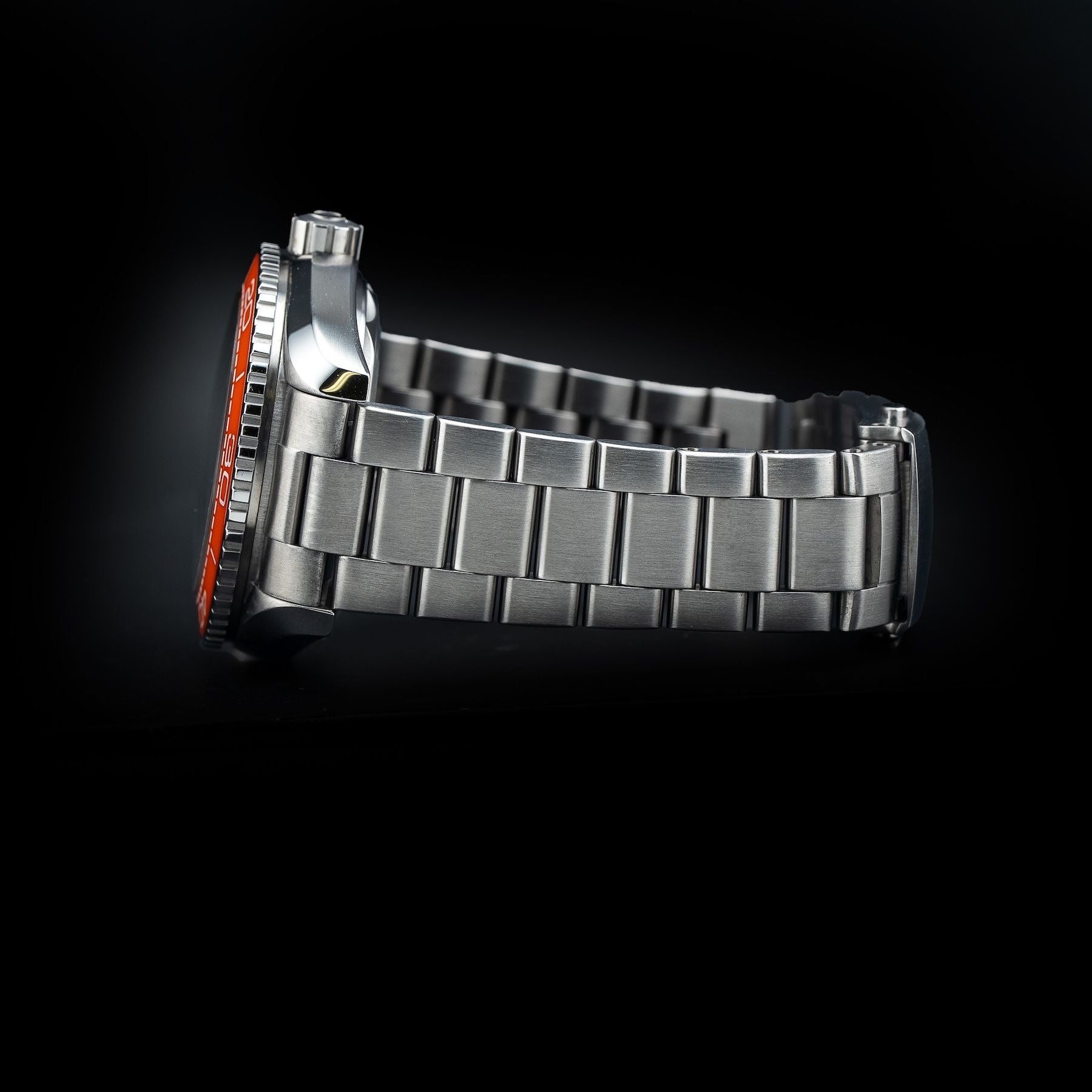 Omega 215.30.44.21.04.001 Seamaster Planet Ocean 600M Master Chronometer Orange