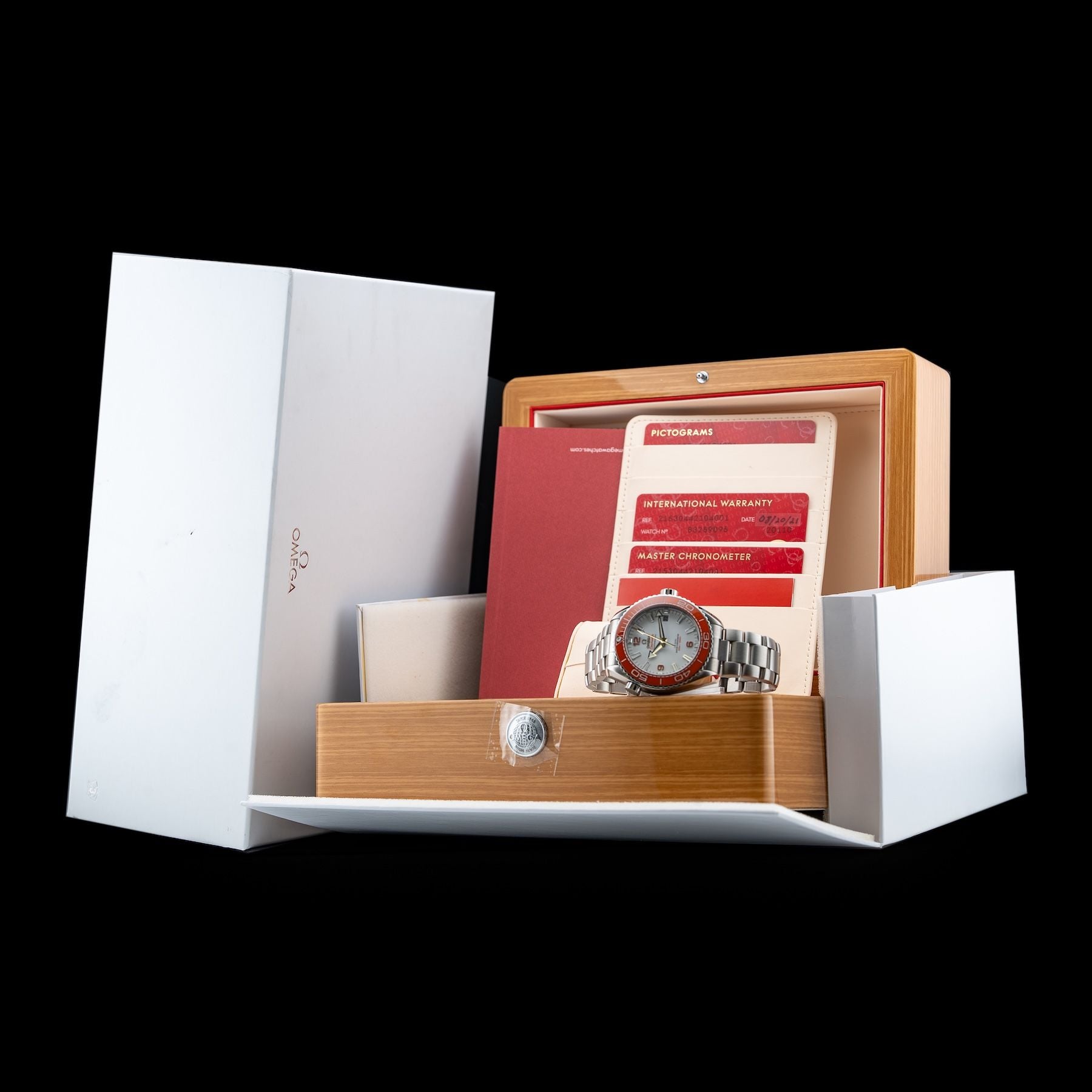 Omega 215.30.44.21.04.001 Seamaster Planet Ocean 600M Master Chronometer Orange