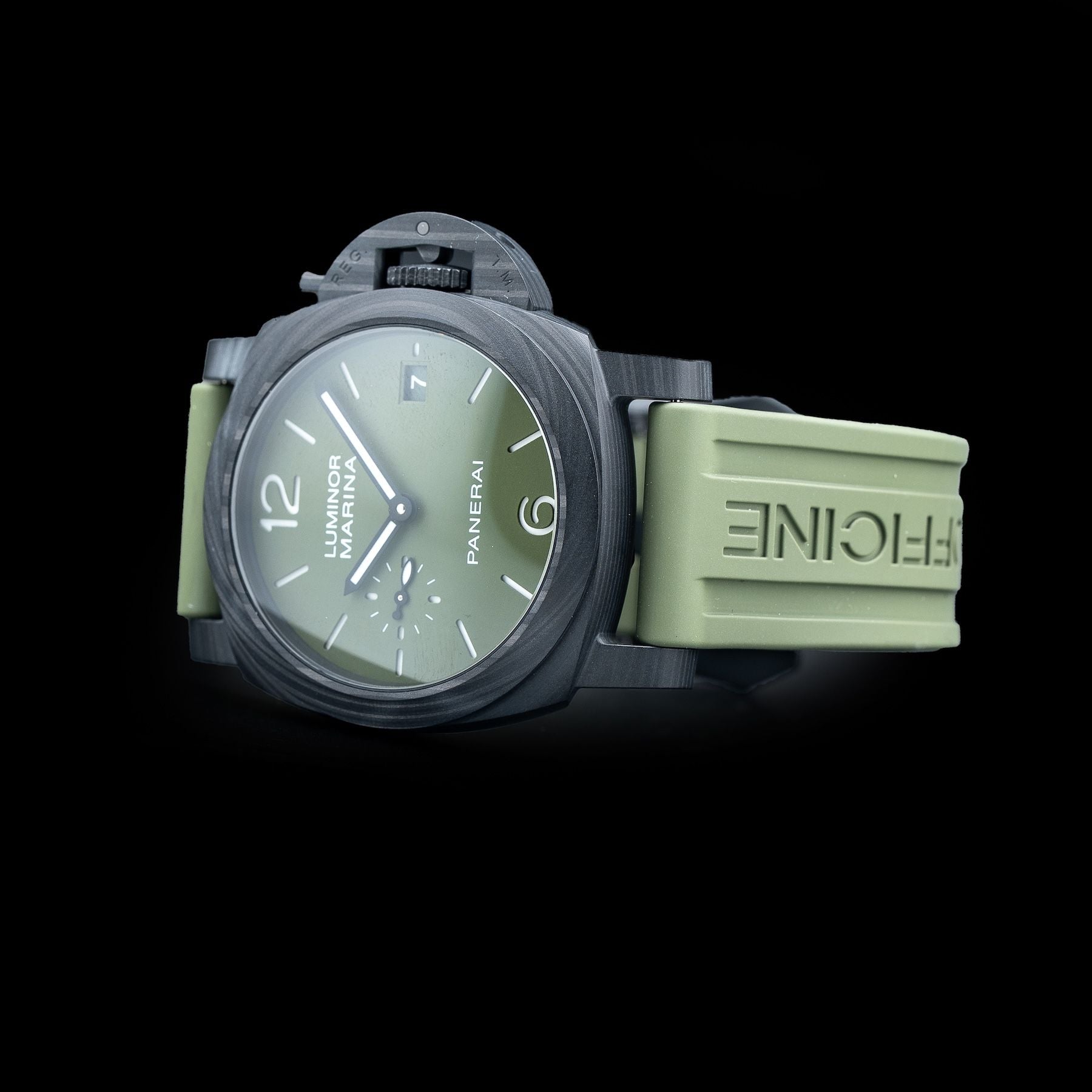 Panerai PAM01526 Luminor Quaranta Carbotech